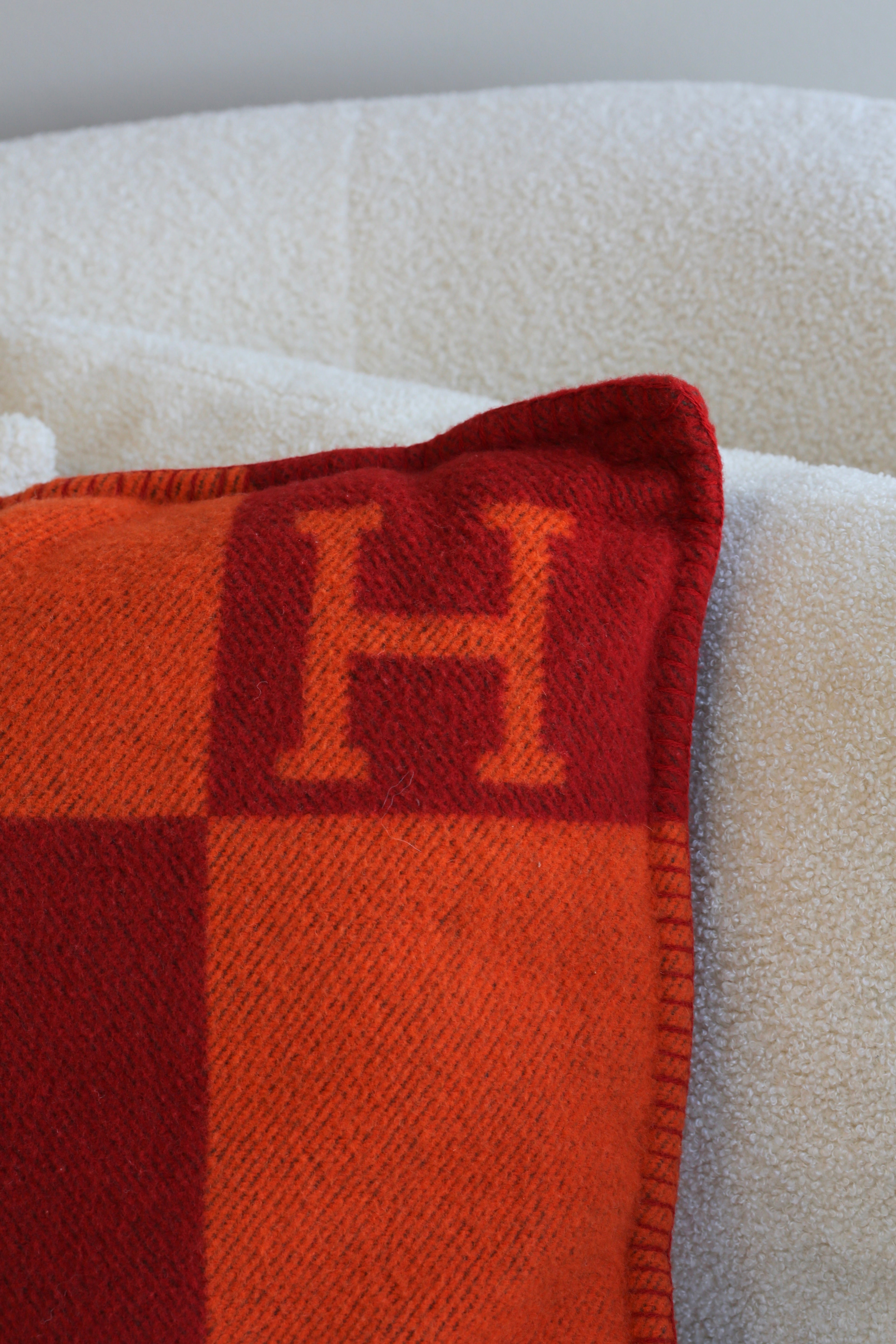 HERMÈS AVALON III POLLOW SMALL MODEL ORANGE/ROUGE
