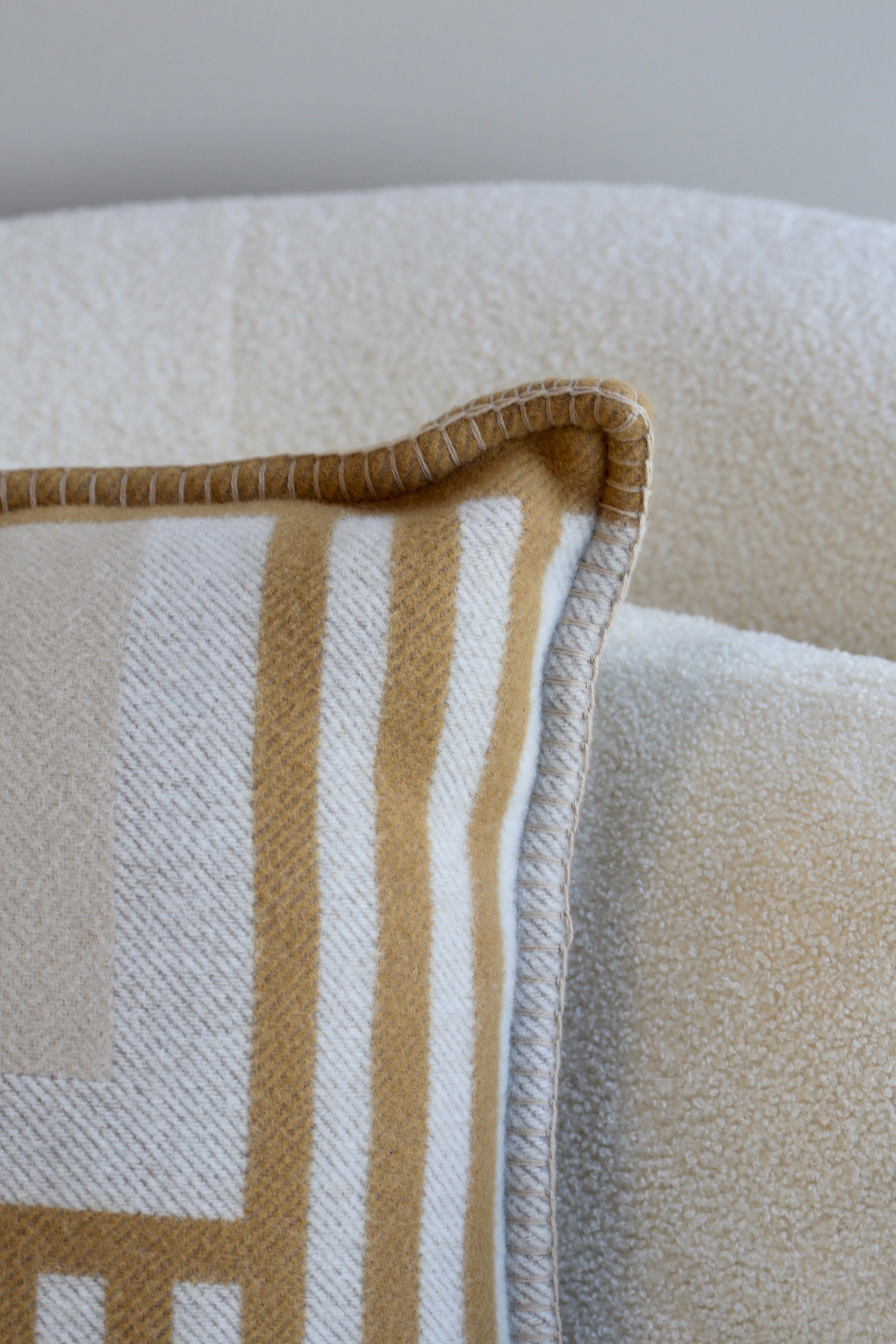 HERMÈS AVALON PILLOW DARK JAUNE
