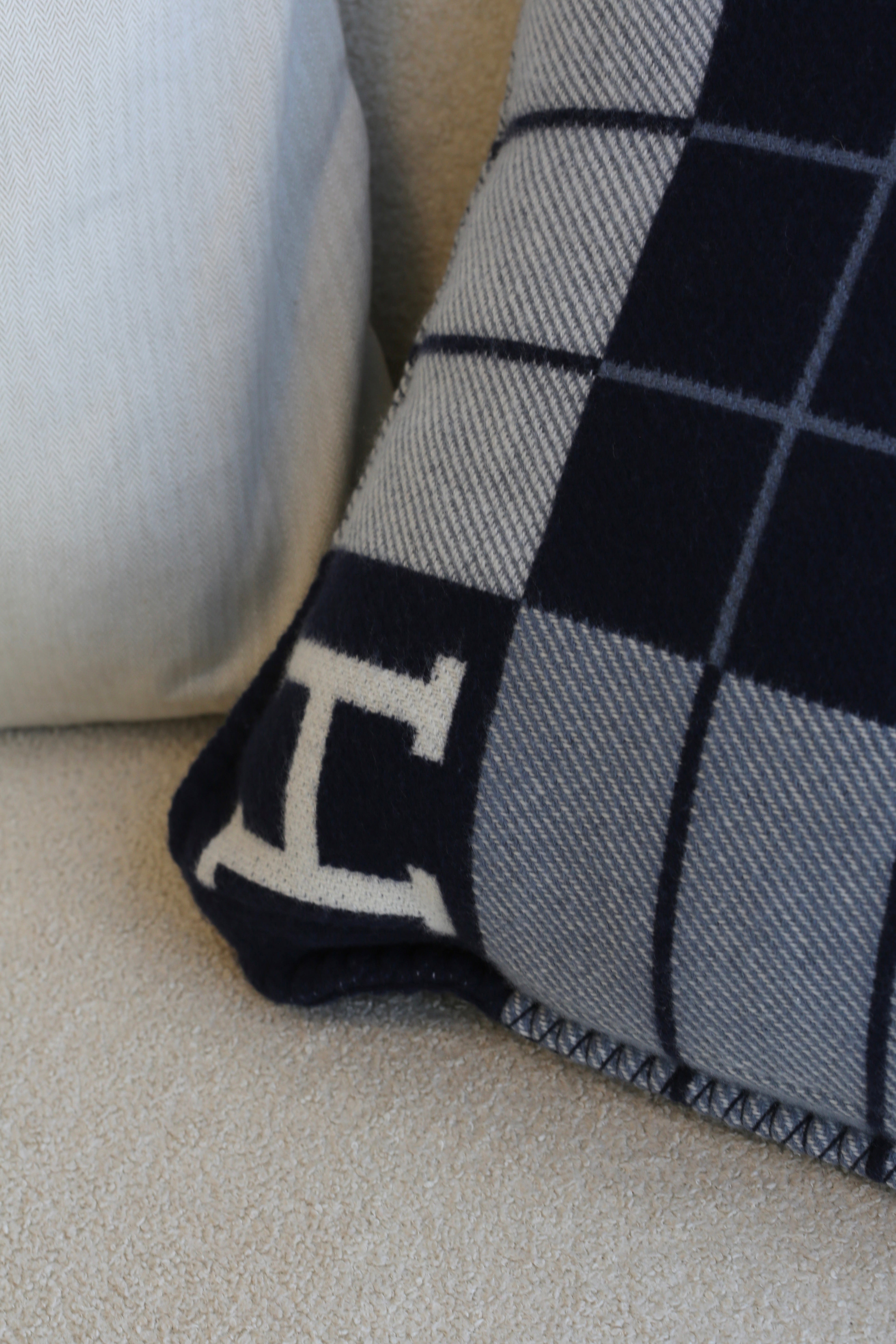 HERMÈS AVALON III PILLOW BLEU