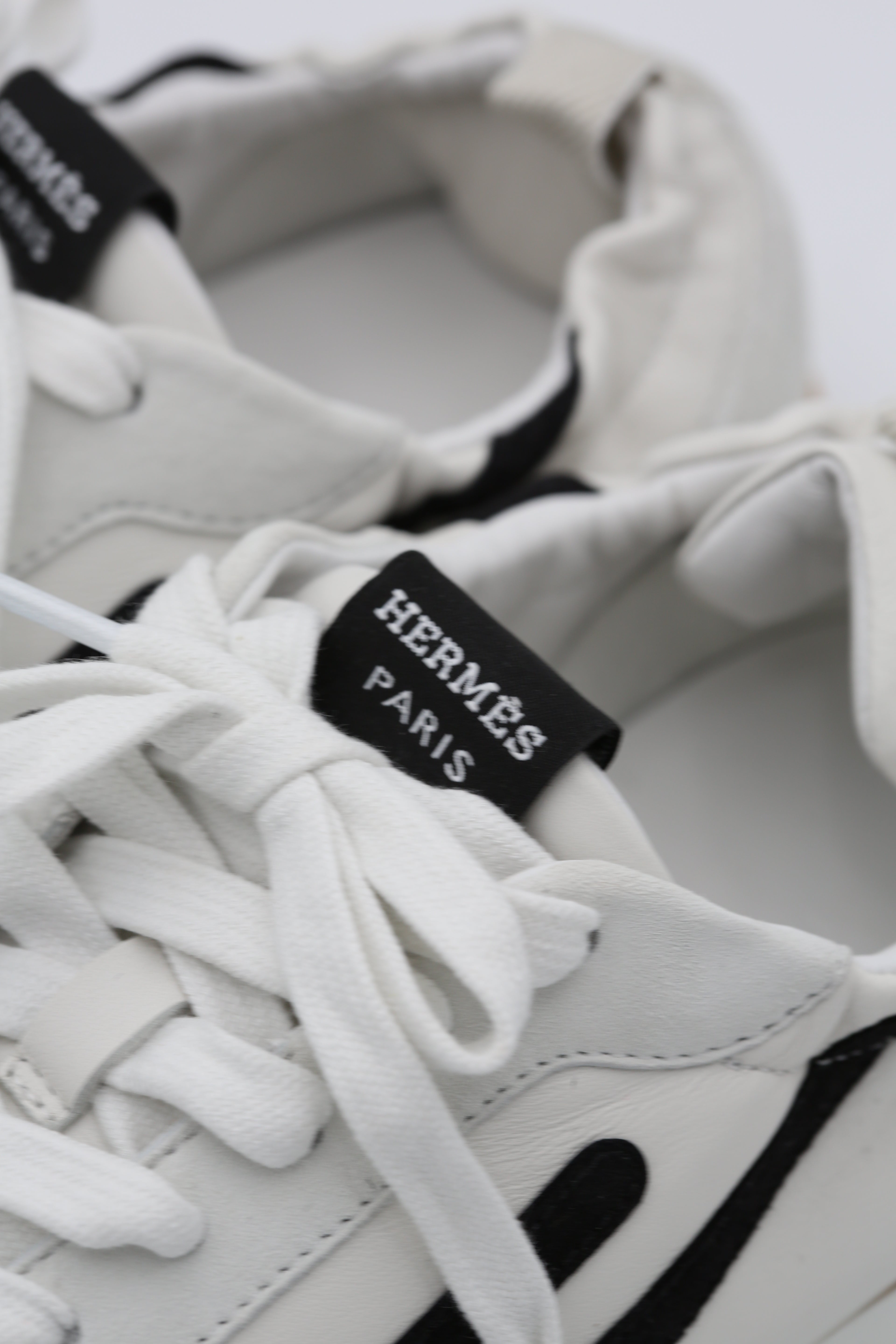 HERMÈS JET SNEAKER BLANC/NOIR SIZE 38