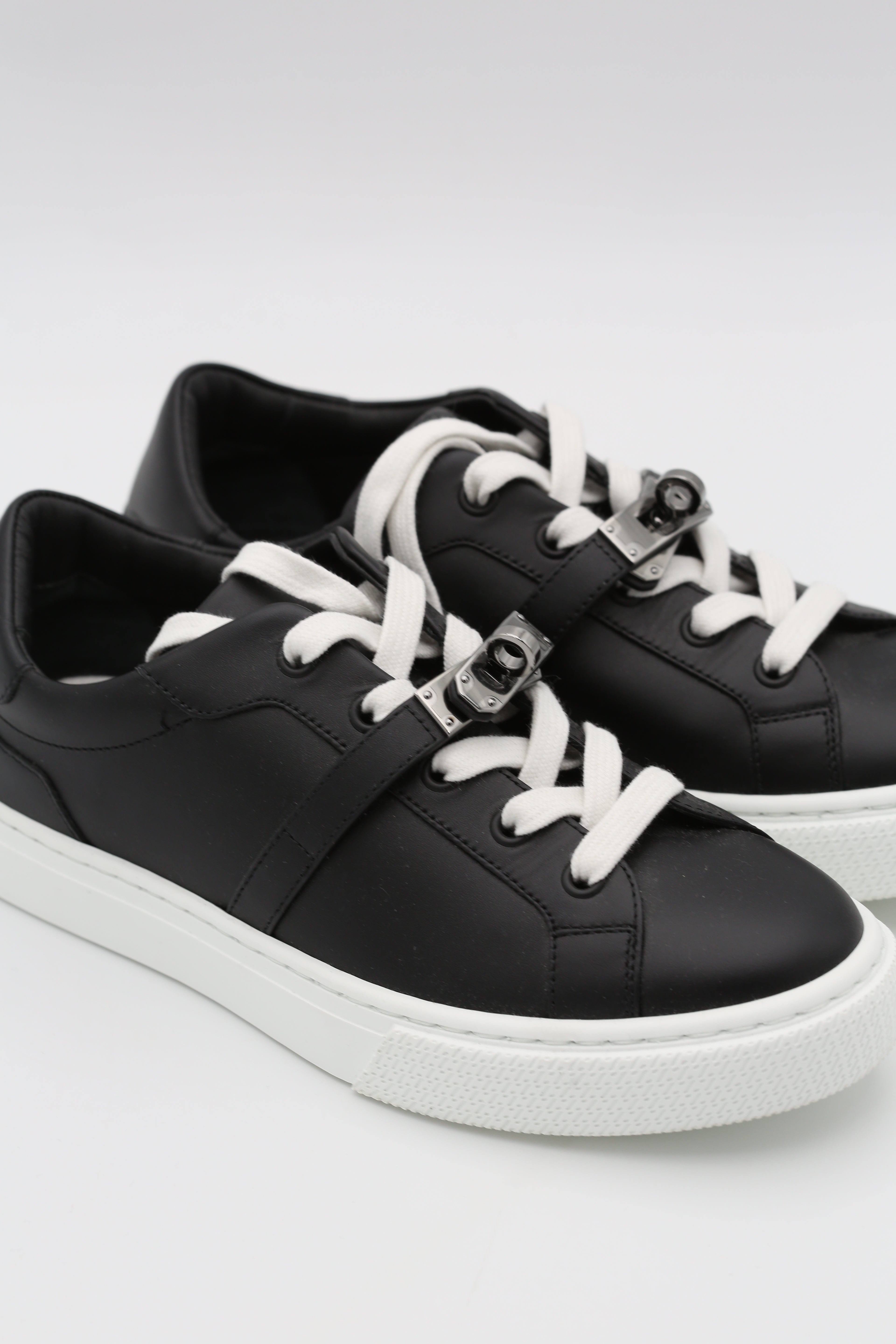 HERMÈS DAY SNEAKER BLACK SIZE 36