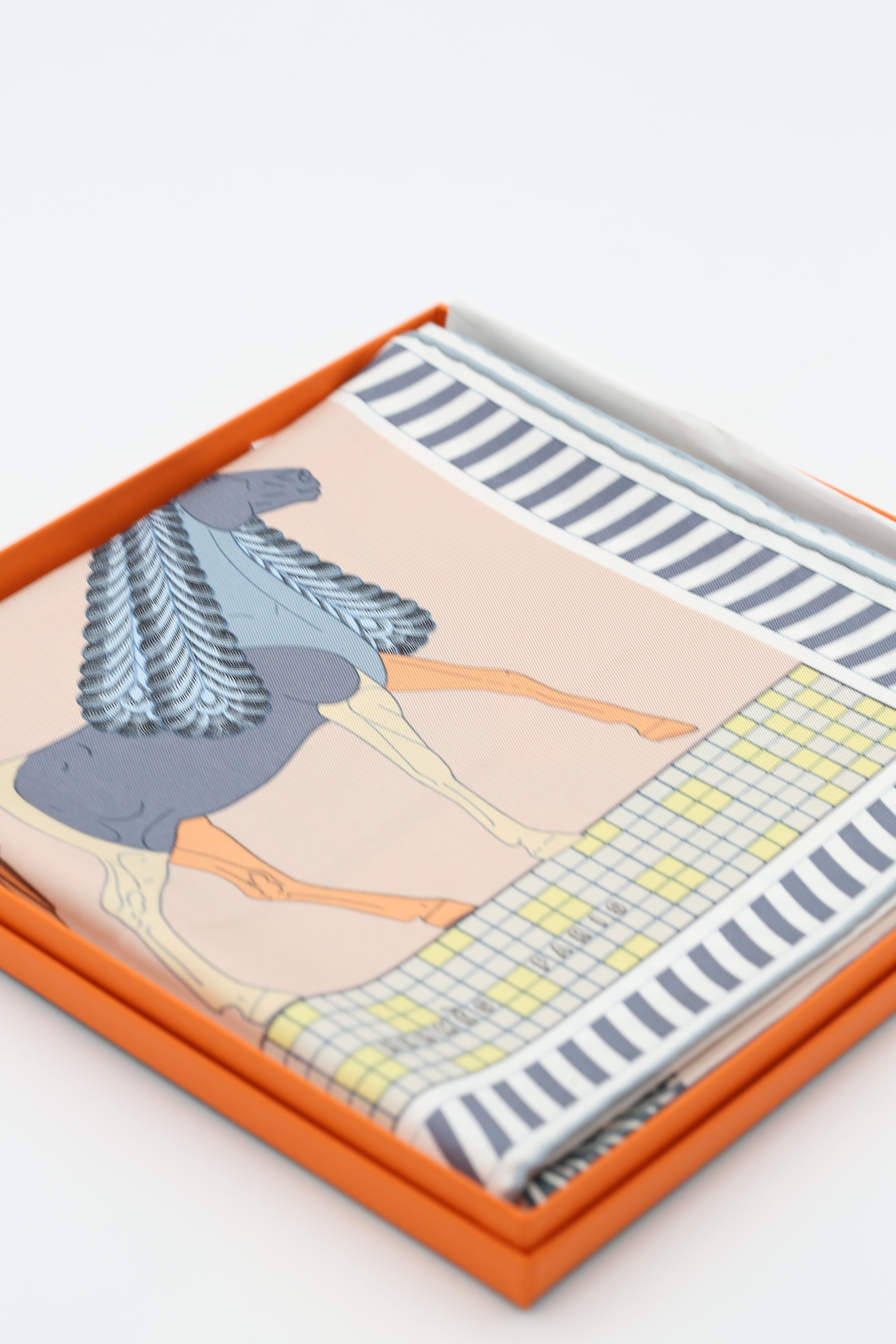 HERMÈS SCARF 90X90 CARRE TWILL A TOUTE ALLURE IL/ROSE POUDRE/JAUNE