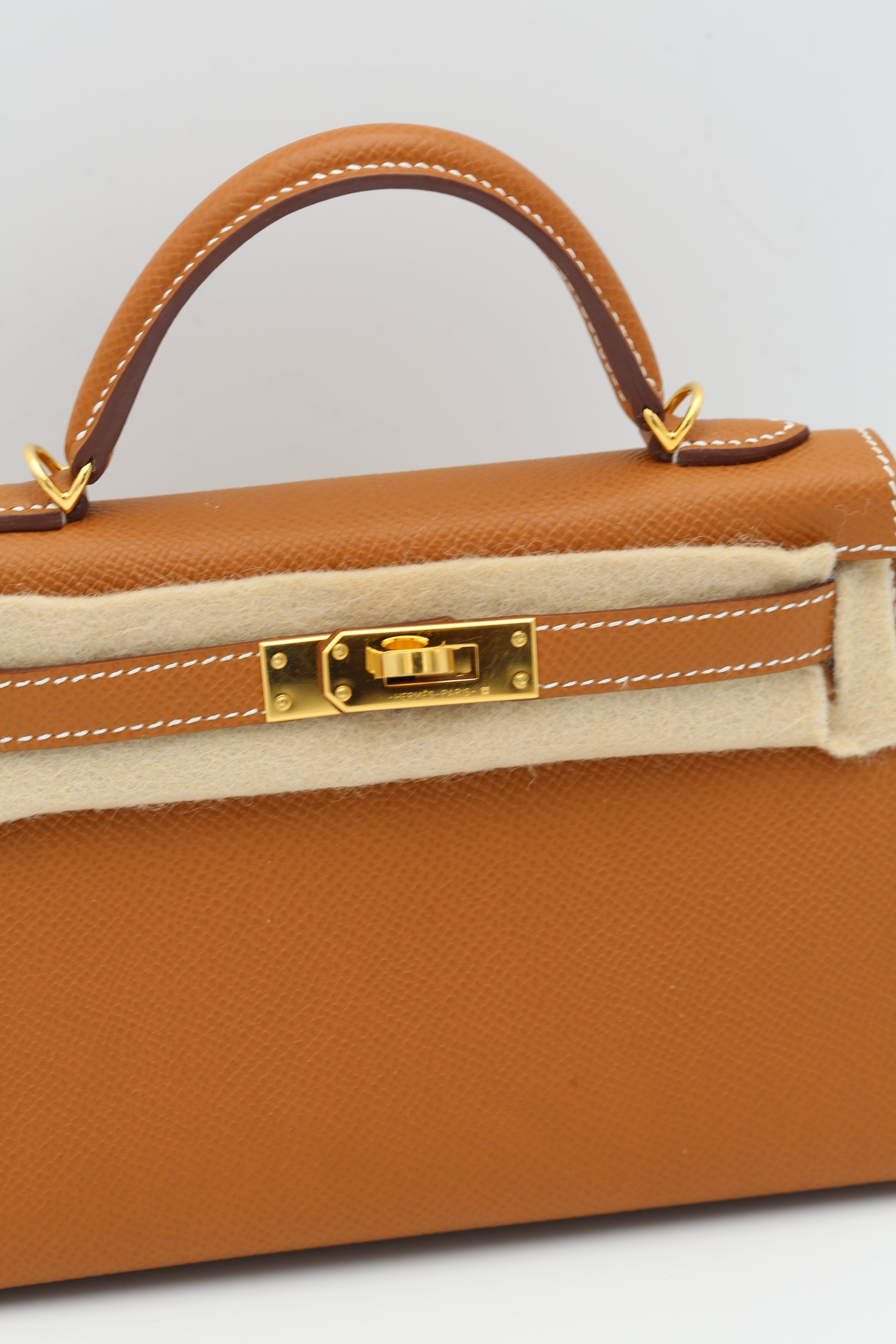 HERMÈS MINI KELLY II GOLD EPSOM SELLLIER GOLD HARDWARE W STAMP