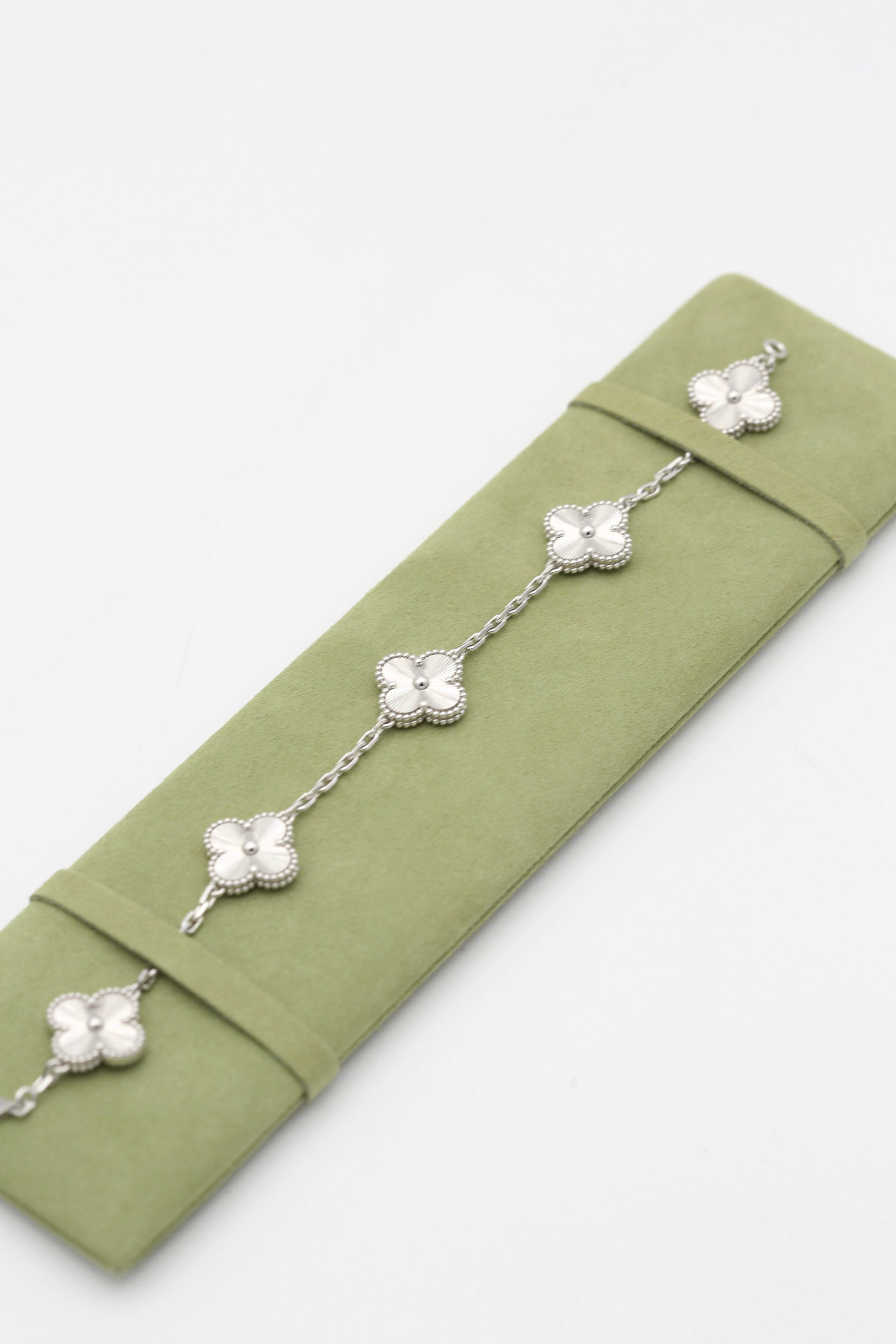 VAN CLEEF & ARPELS VINTAGE ALHAMBRA BRACELET 5 MOTIFS 18K WHITE GOLD