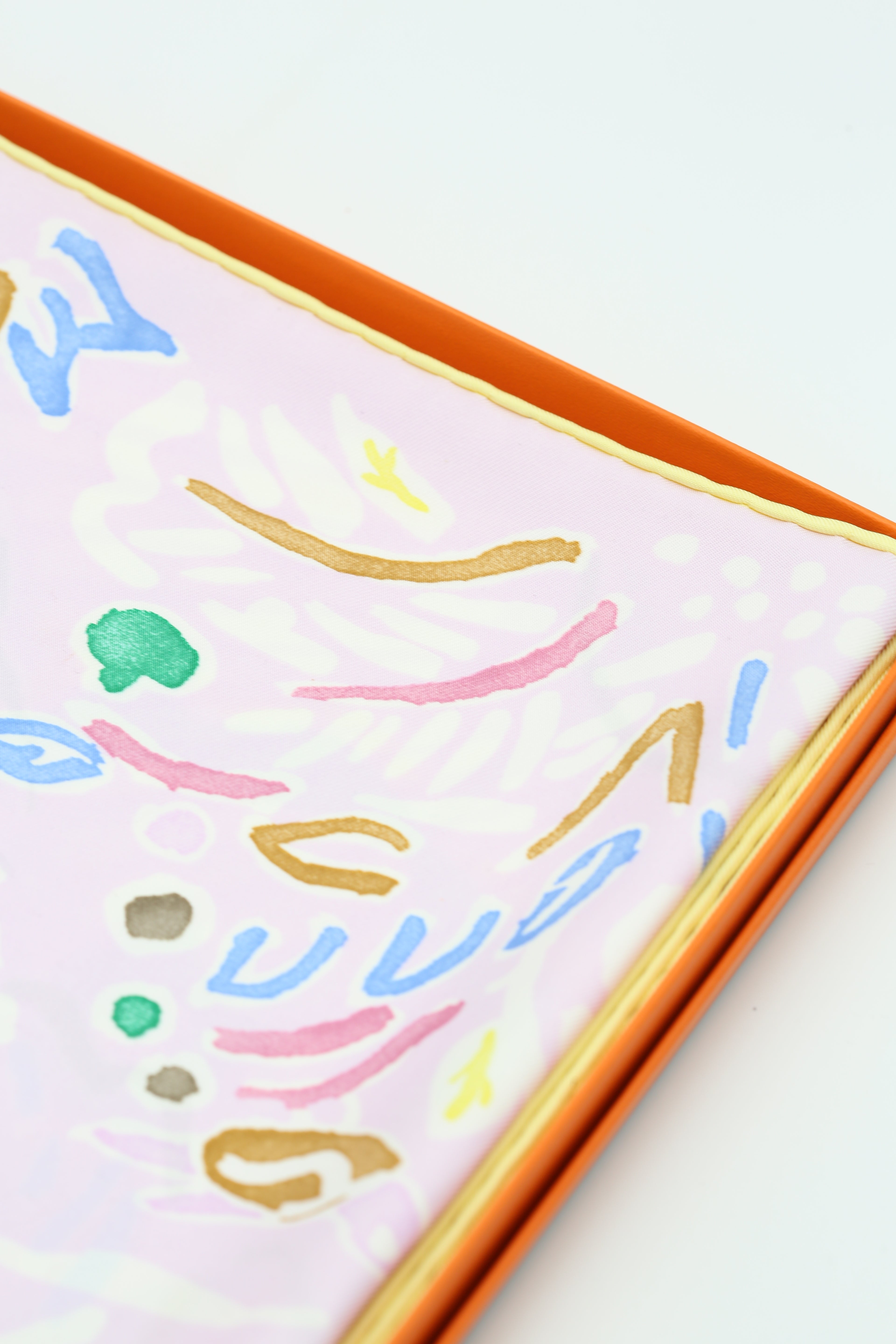 HERMÈS SCARF 90X90 PINK