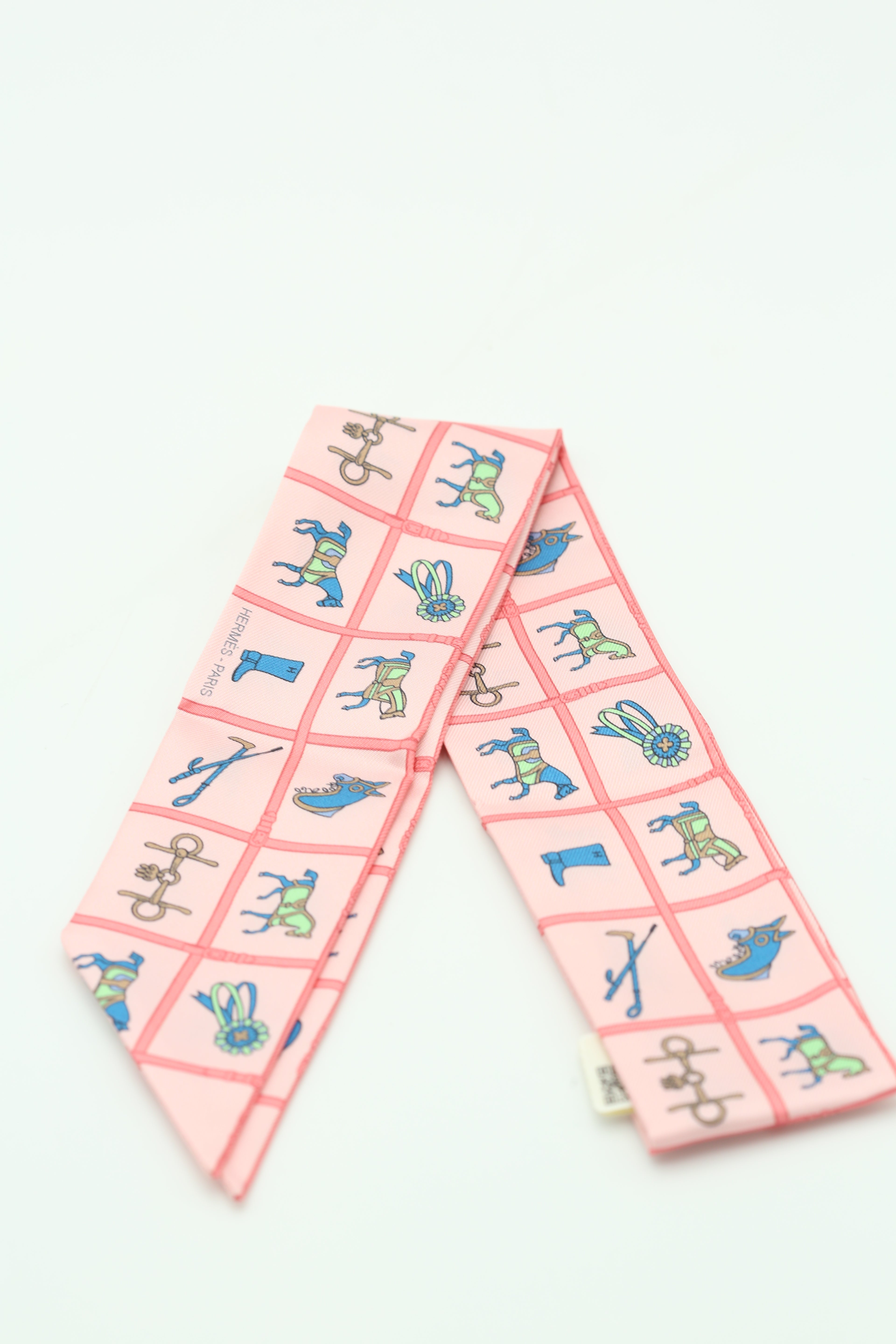 HERMÈS TWILLY COUVERTURES ET TENUES EC/ROSE/BLEU/VERT