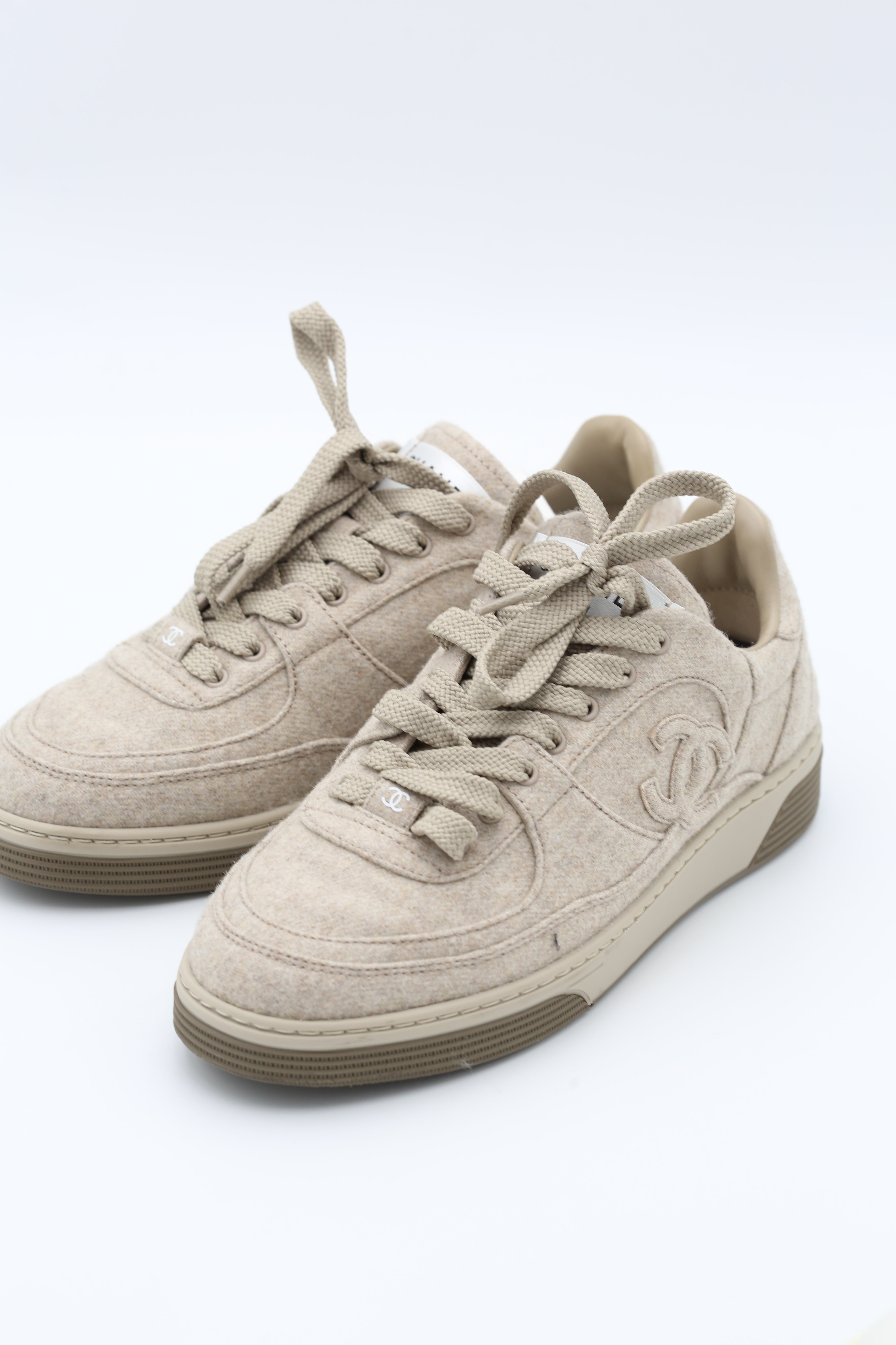 CHANEL 24B SNEAKERS BEIGE SIZE 36