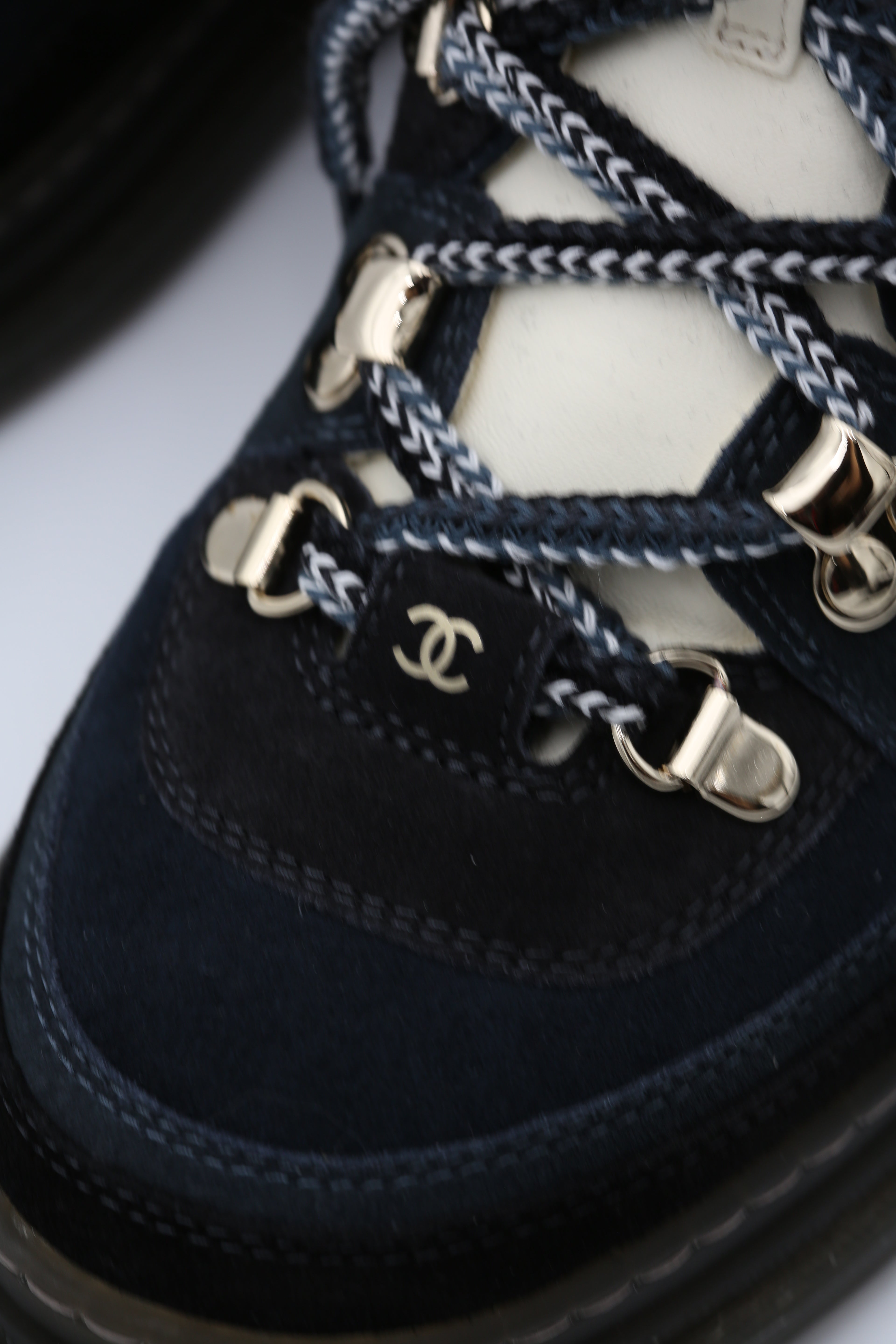 CHANEL 23C LACE-UPS DARK BLUE & BEIGE SIZE 35.5