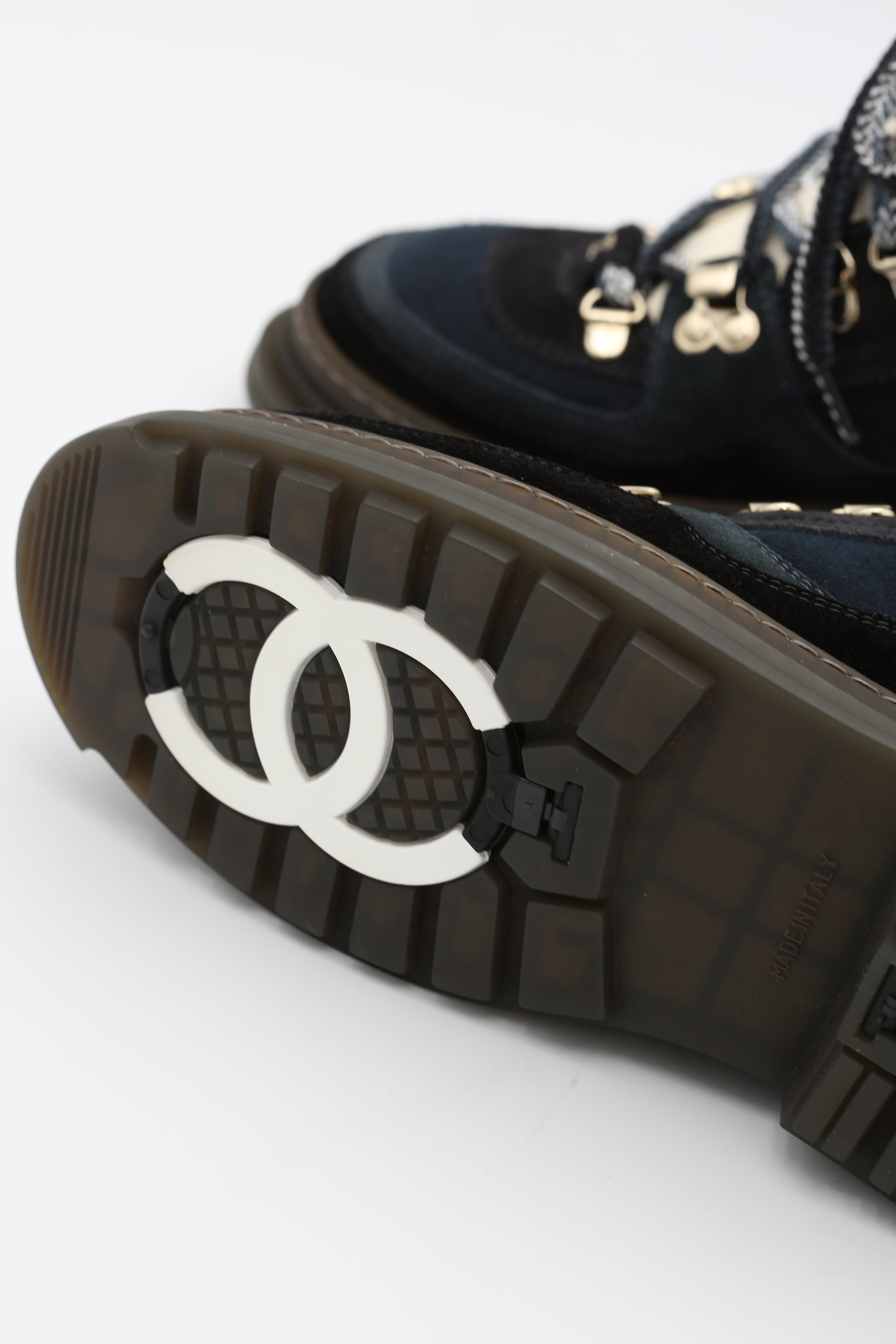 CHANEL 23C LACE-UPS DARK BLUE & BEIGE SIZE 35.5