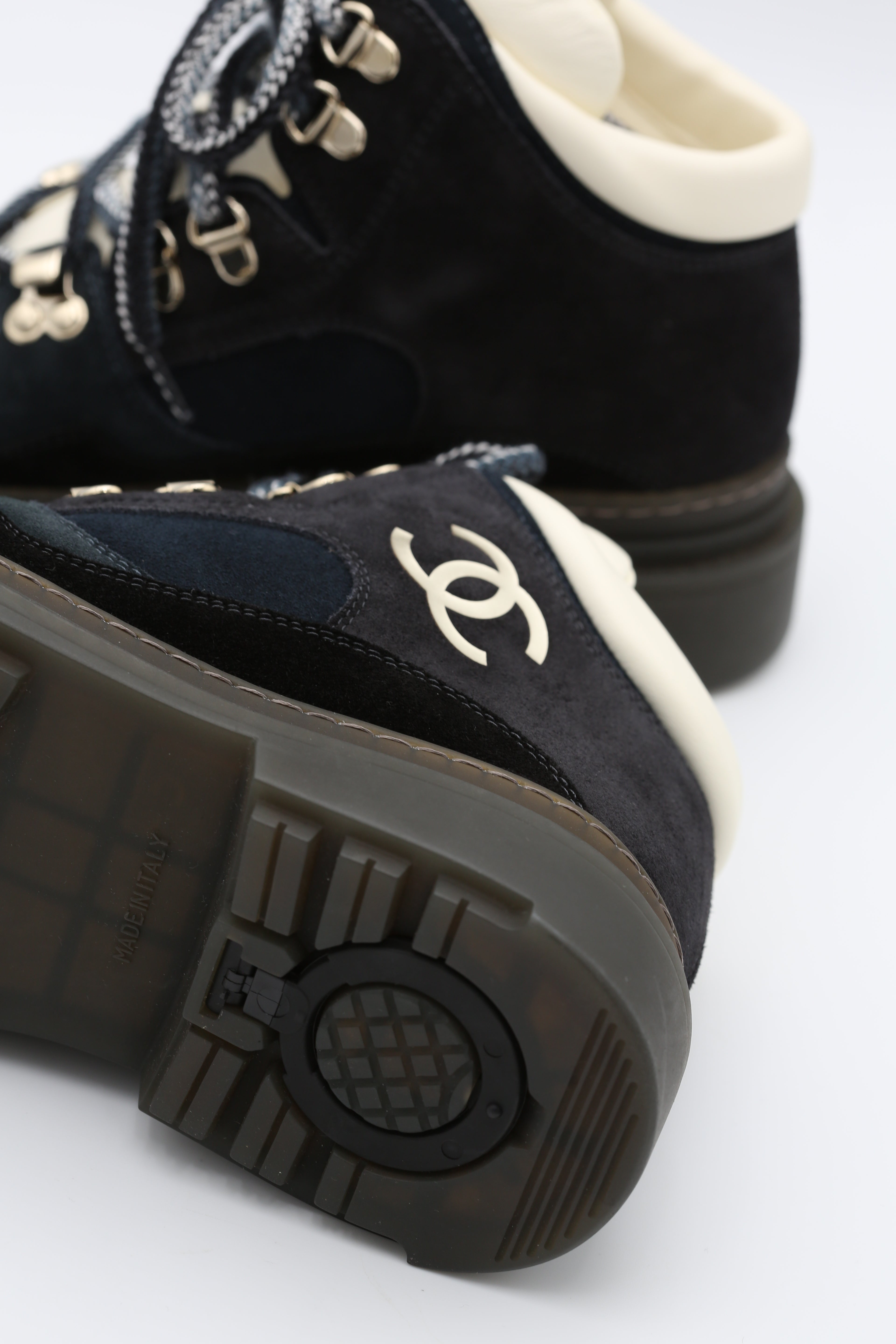 CHANEL 23C LACE-UPS DARK BLUE & BEIGE SIZE 35.5
