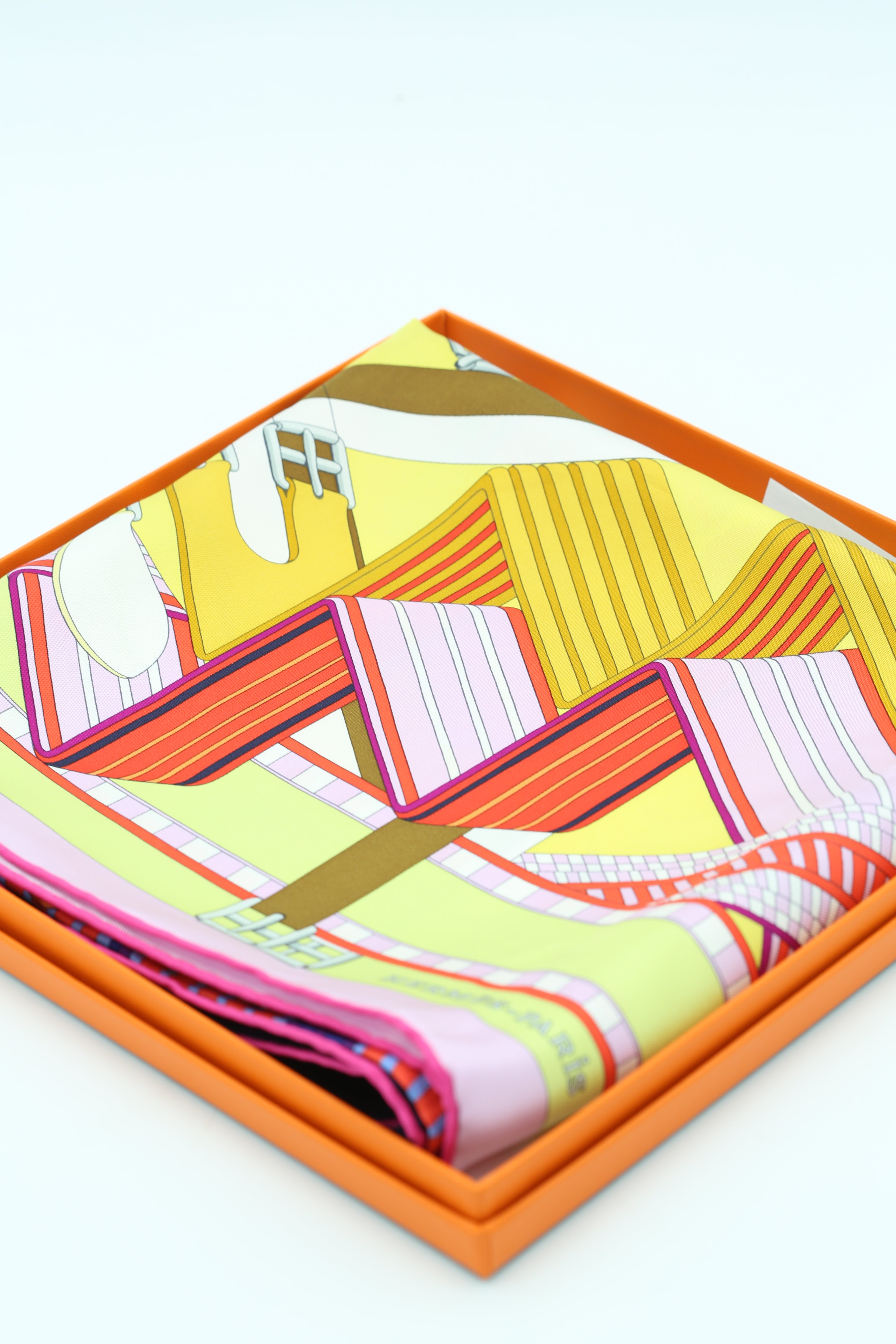 SCARF 90X90 LIGHT JAUNE & DARK BLEU & ROSE