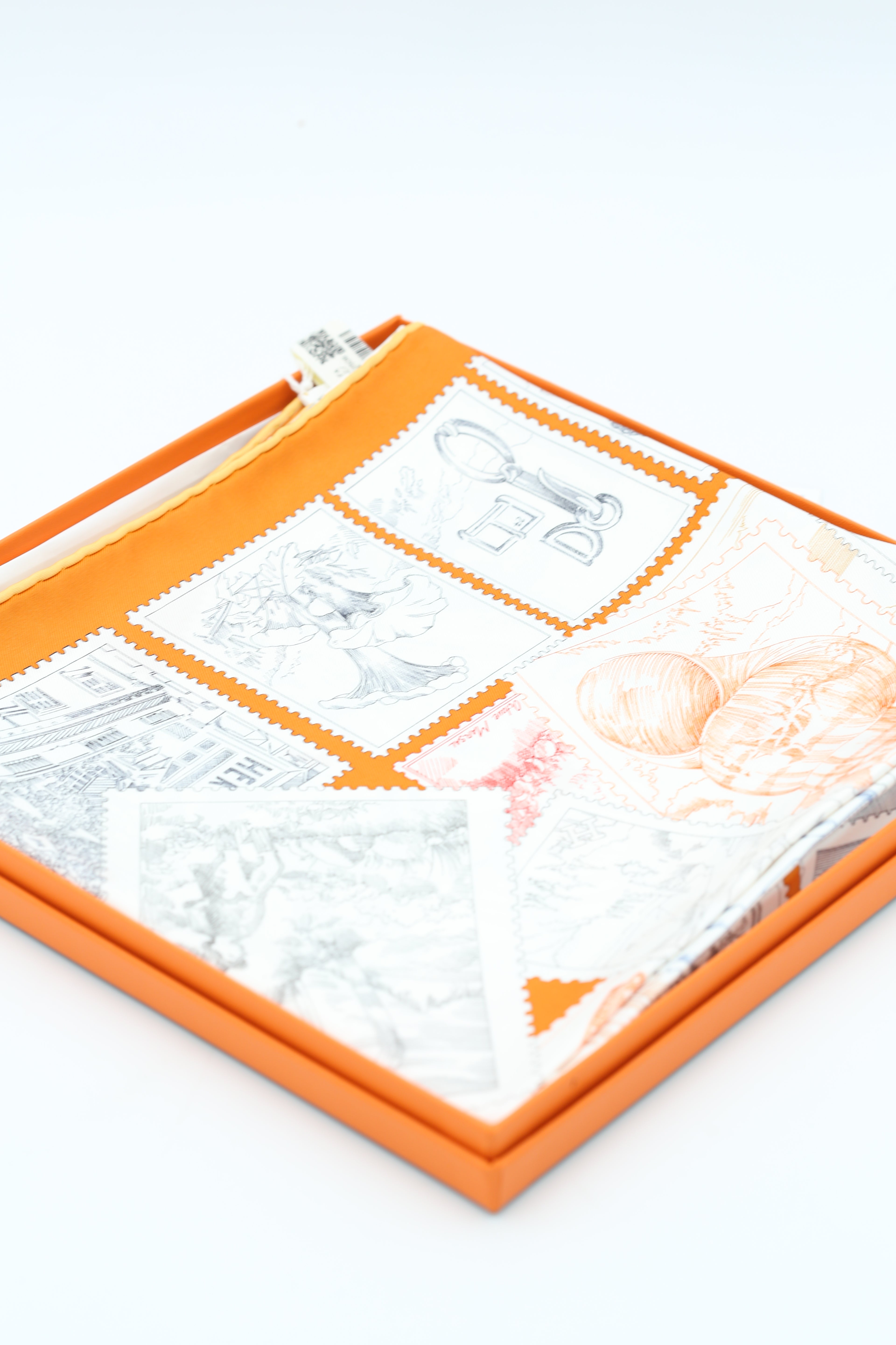 HERMÈS SCARF 90X90 WHITE & ORANGE