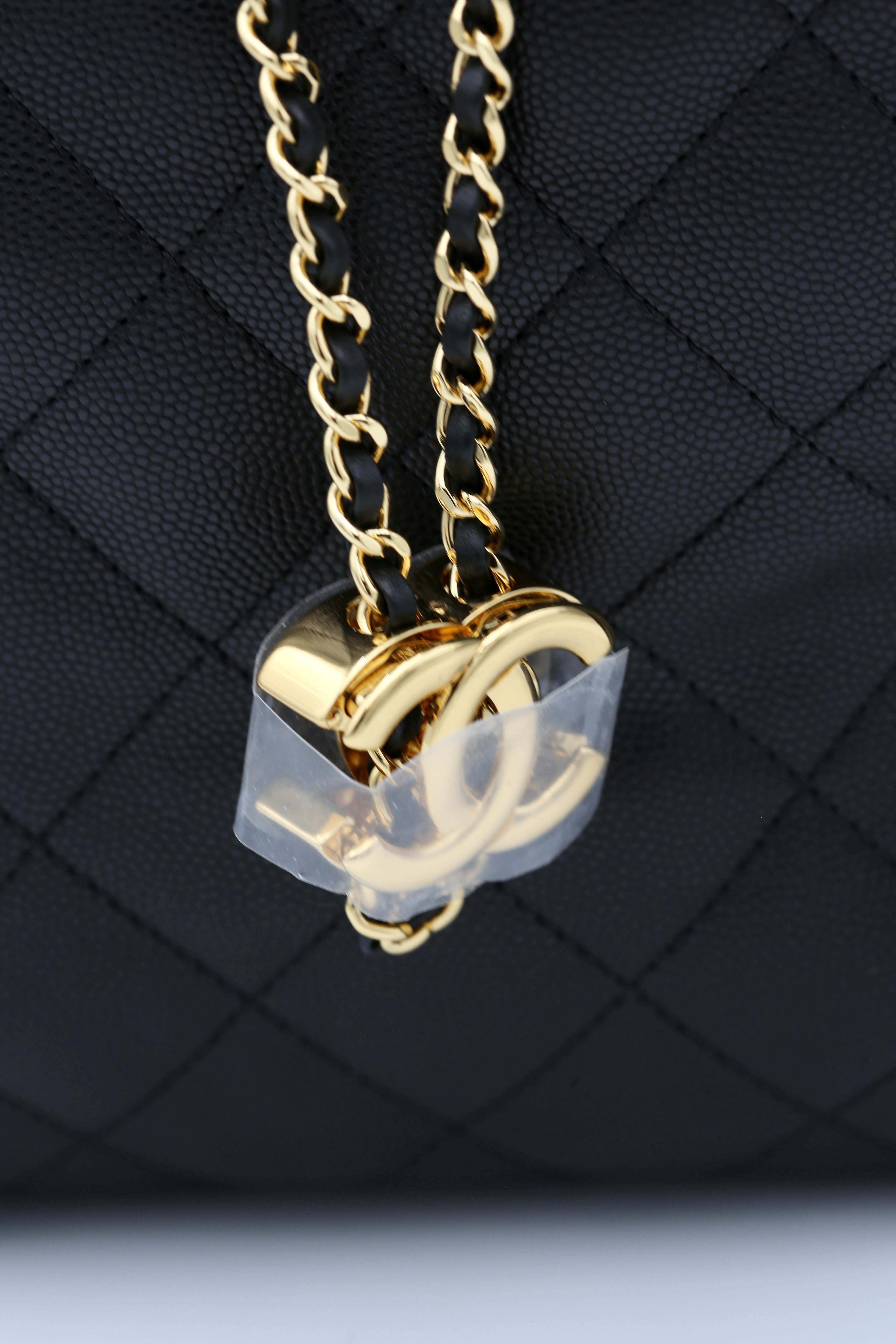 CHANEL 25 HOBO BAG MEDIUM BLACK GRAINED CALFSKIN GOLD METAL