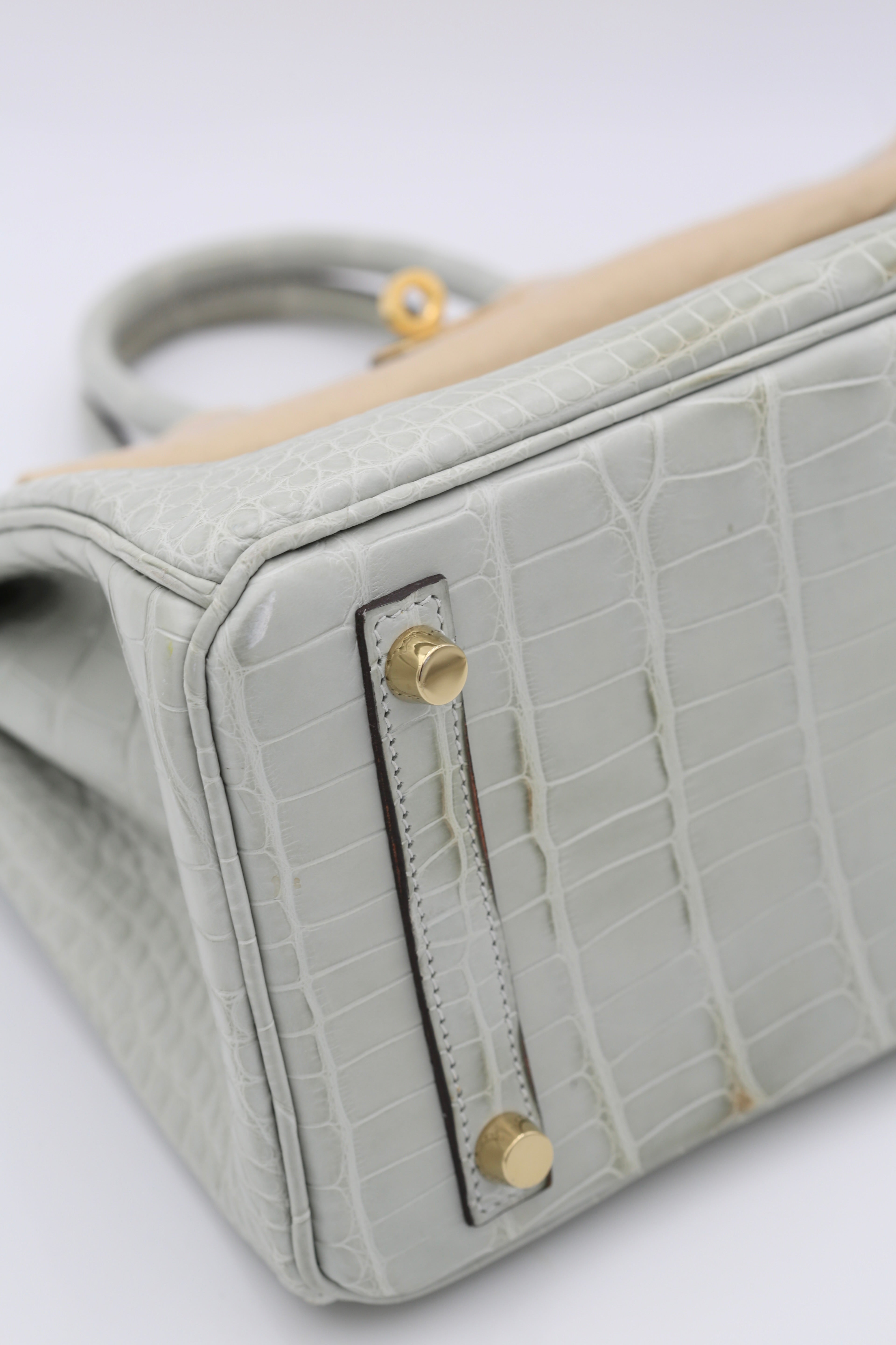 HERMÈS BIRKIN25 GRIS NEVE MATTE ALLIGATOR MISSI GOLD HARDWARE K STAMP