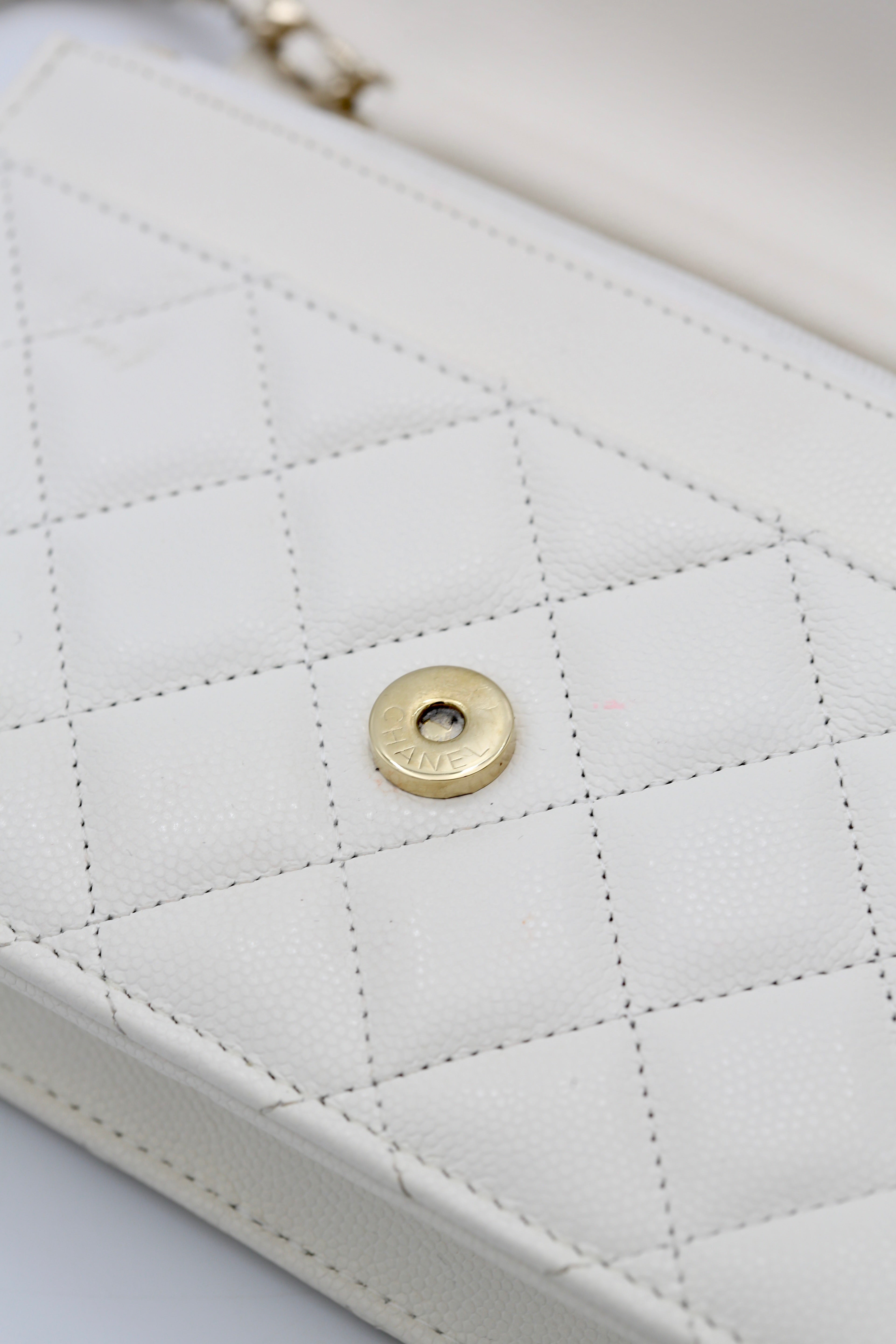 CHANEL WALLET ON CHAIN WHITE GOLD