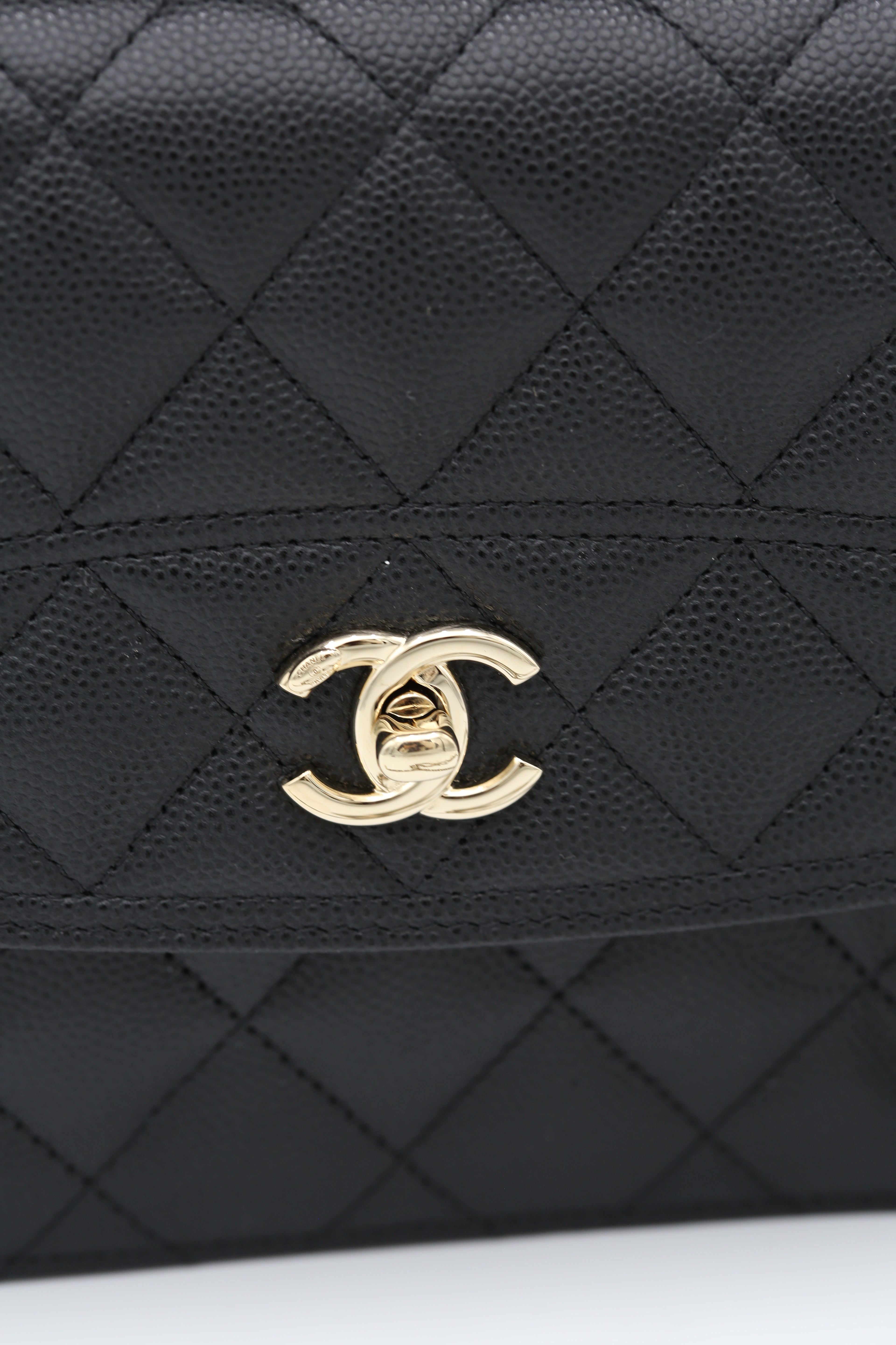 CHANEL 26C O-OTHER SHAPE WITH CHAIN BLACK GOLD