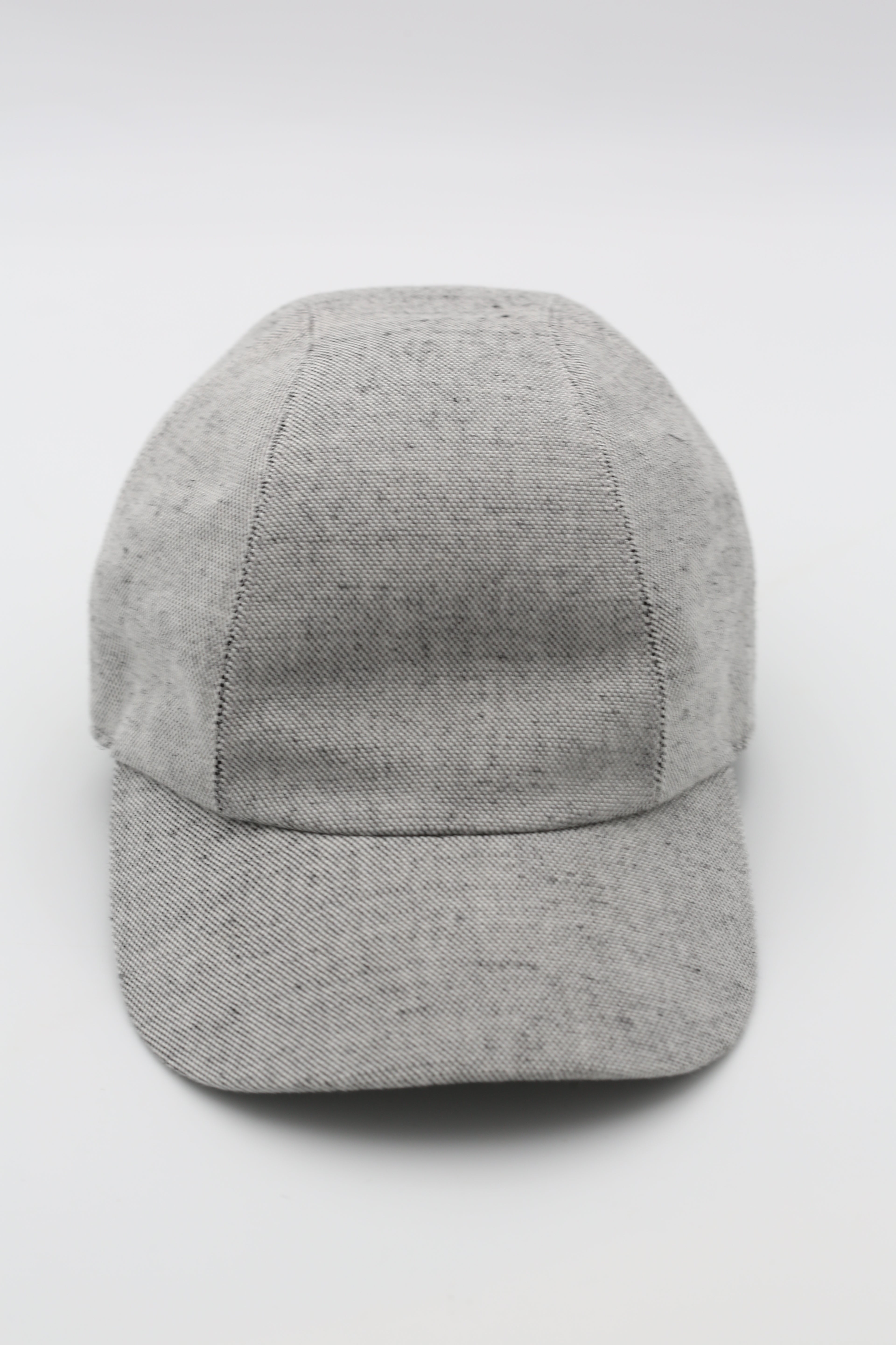 HERMÈS MAX CAP GRIS