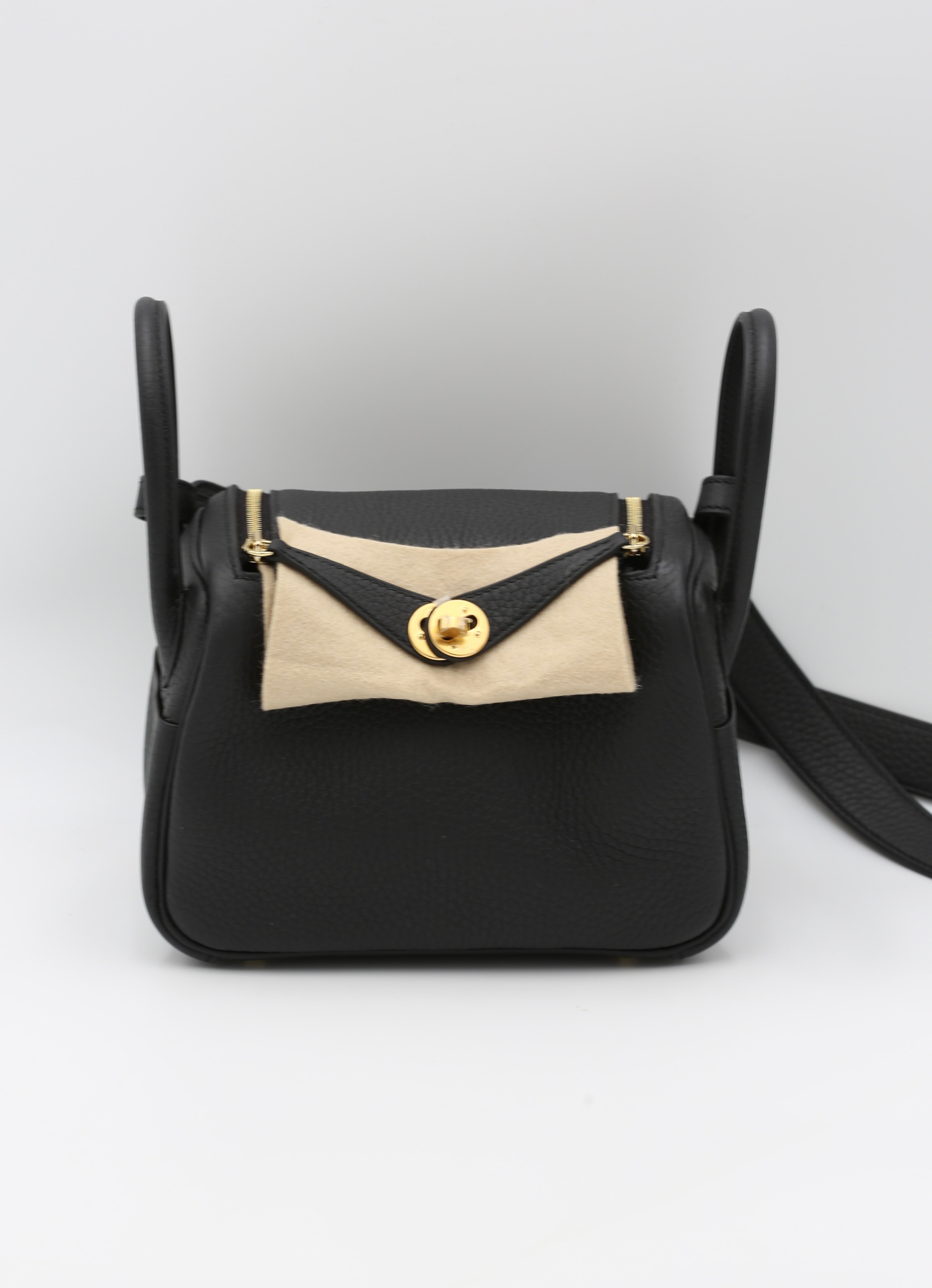 HERMÈS MINI LINDY NOIR CLEMENCE BULL CALFSKIN GOLD HARDWARE K STAMP