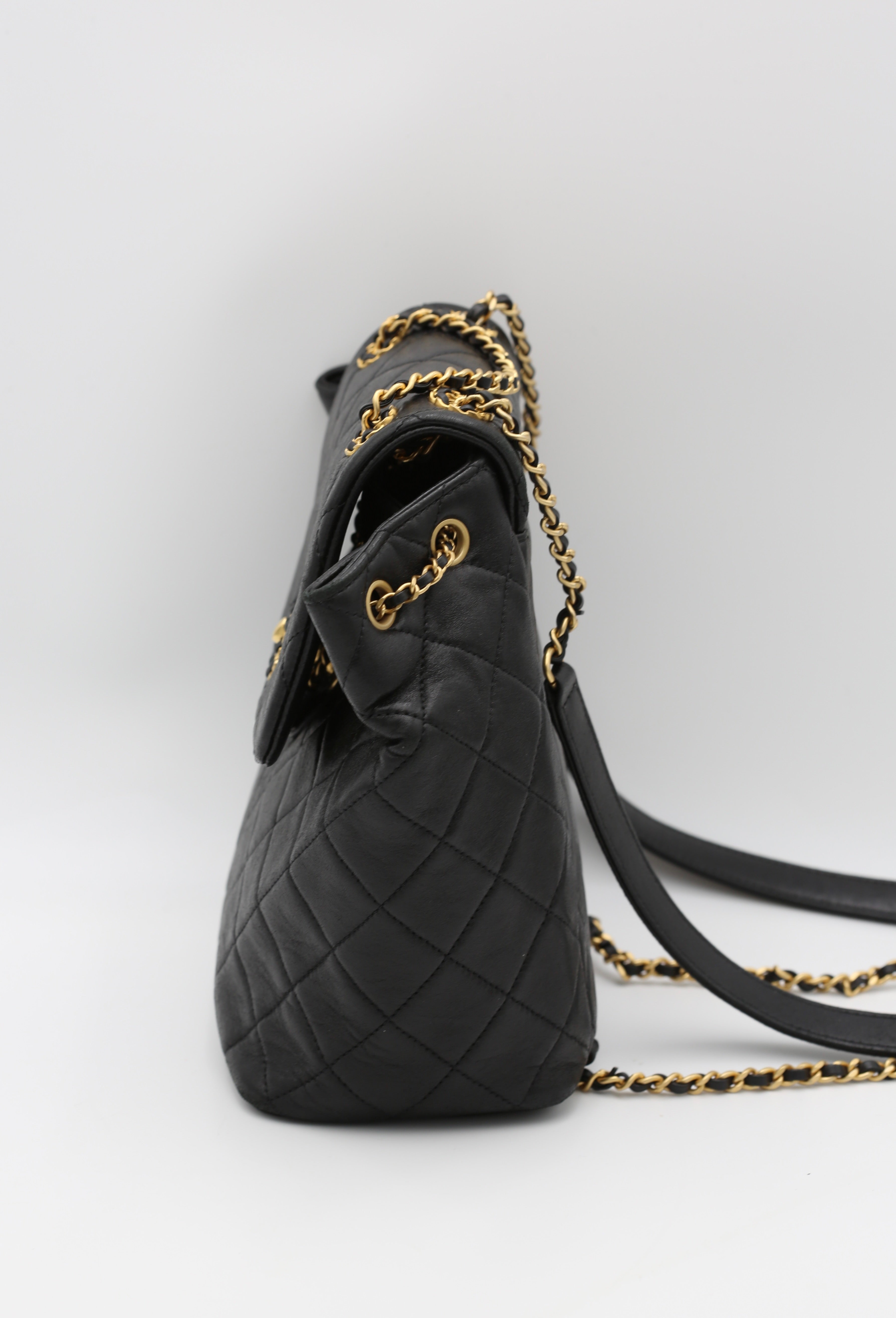 CHANEL BACKPACK BLACK GOLD HARDWARE