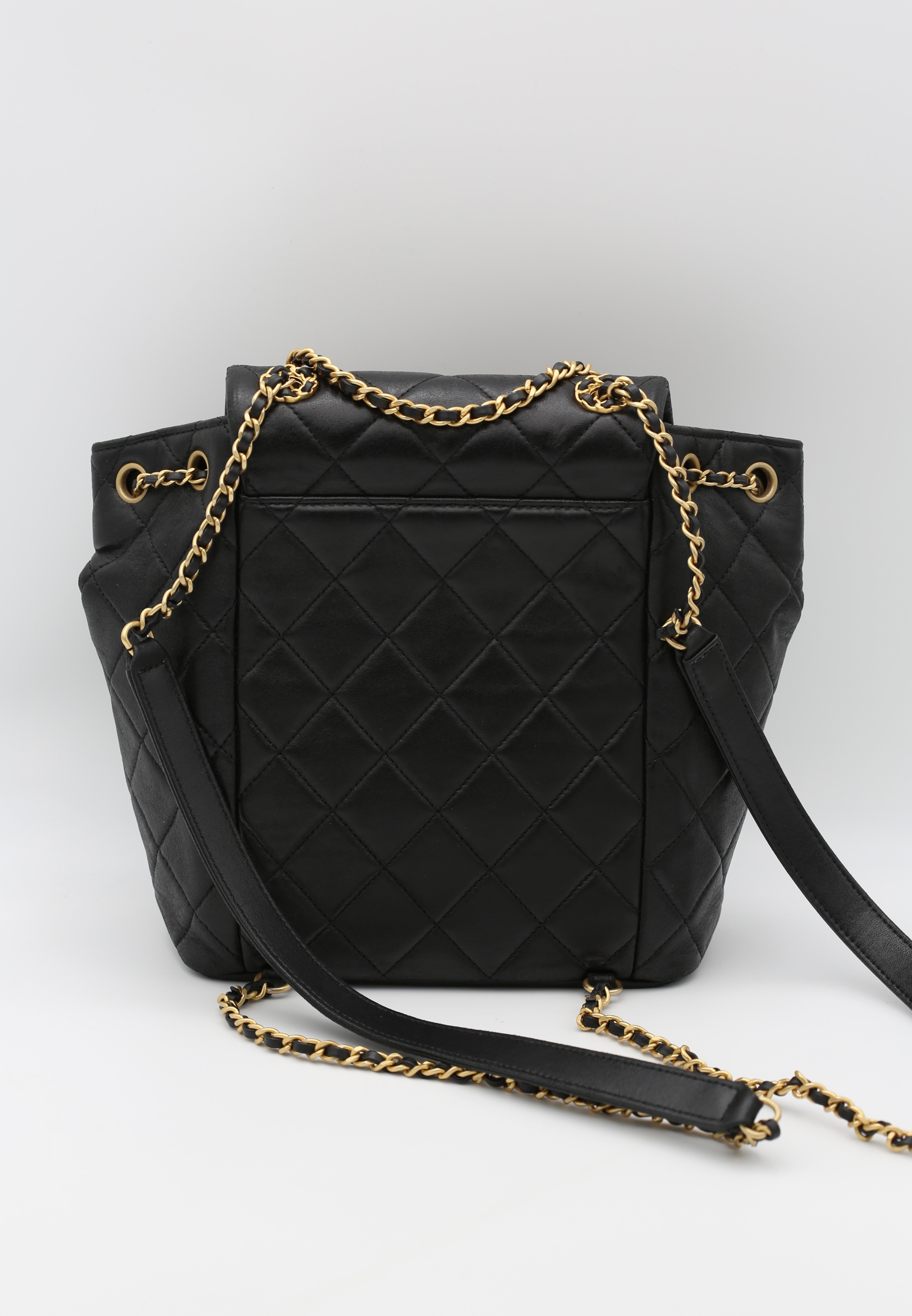 CHANEL BACKPACK BLACK GOLD HARDWARE