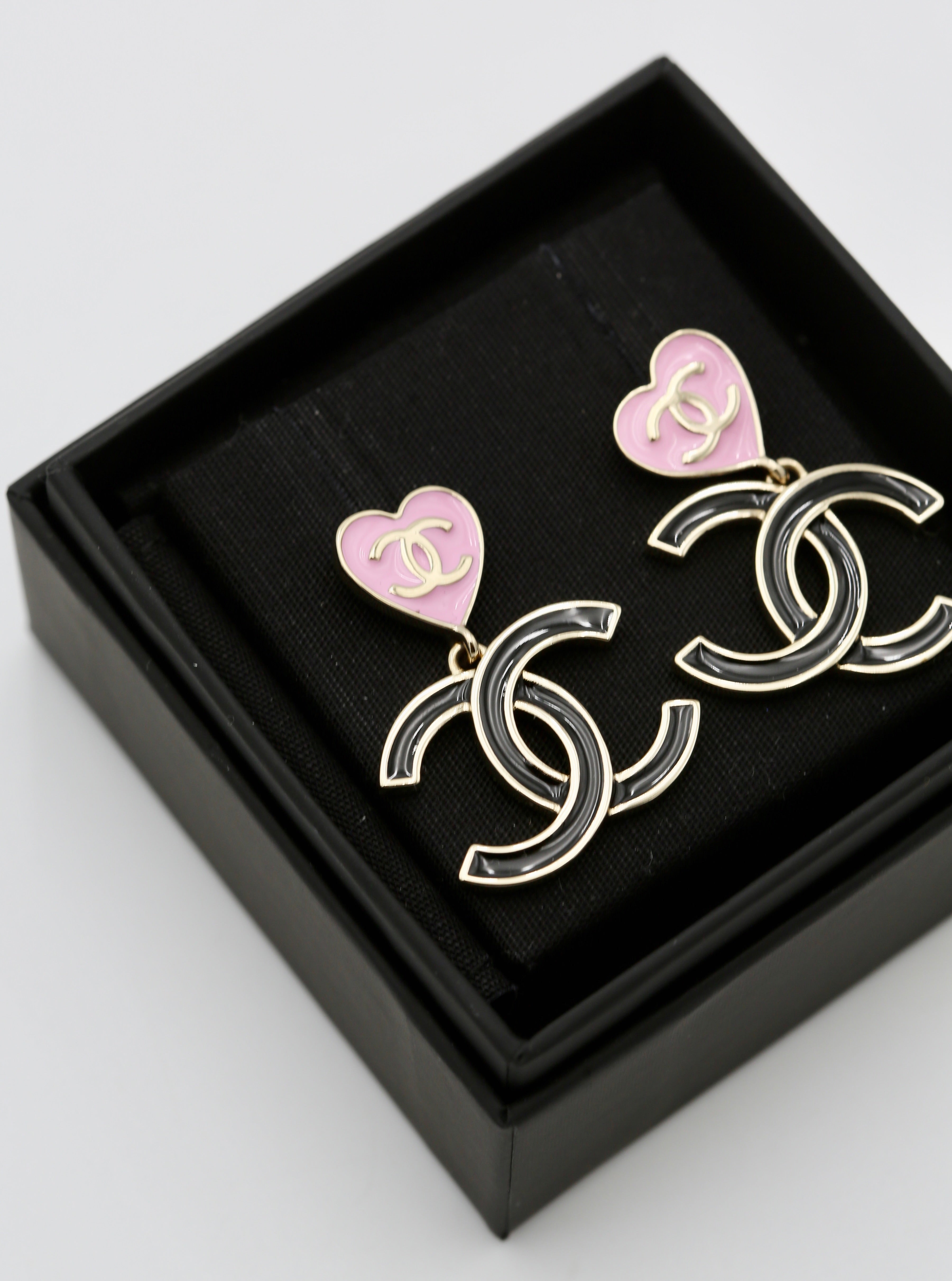 CHANEL EARRINGS HEARTS
