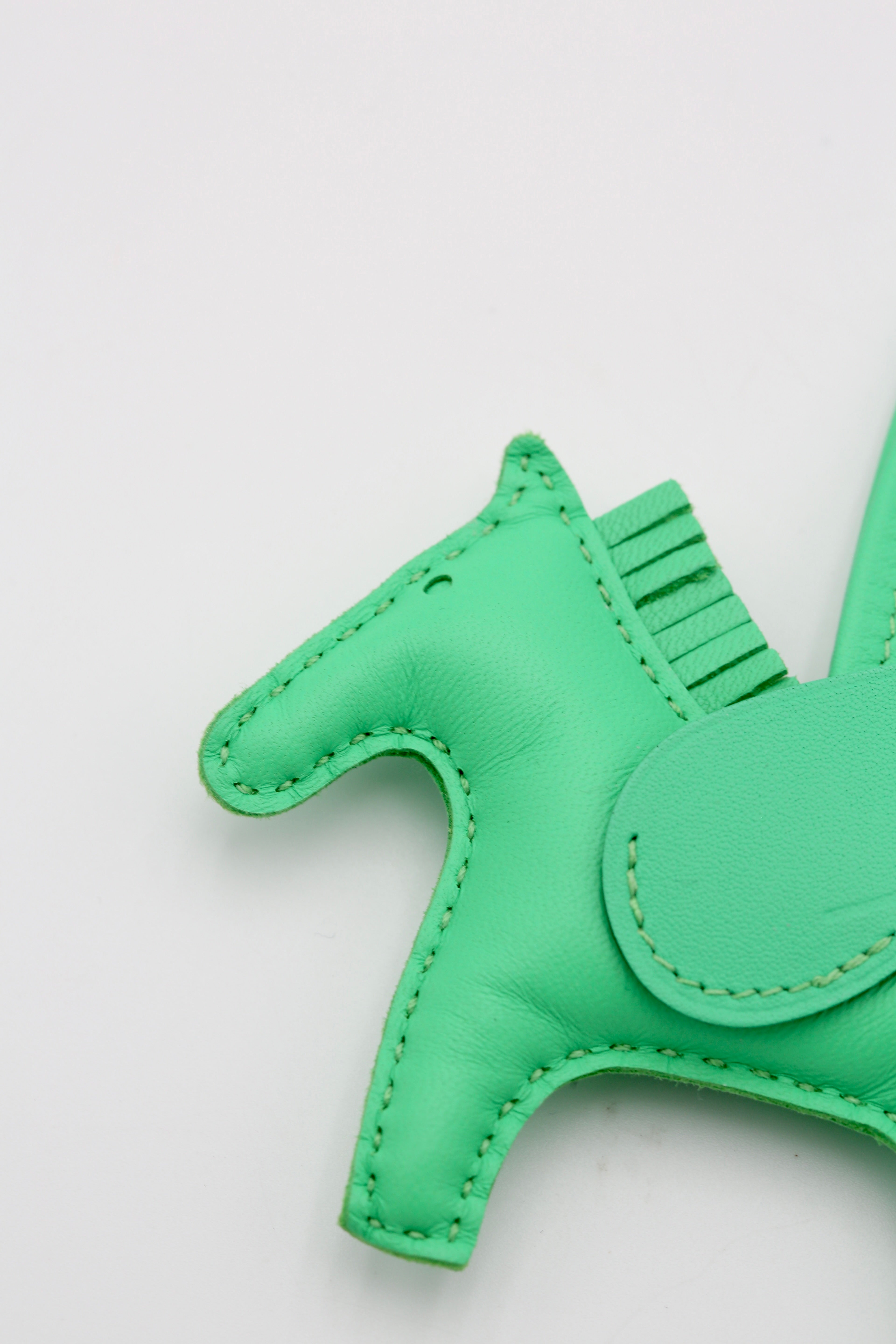 HERMÈS RODEO PEGASE PM CHARM VERT COMICS