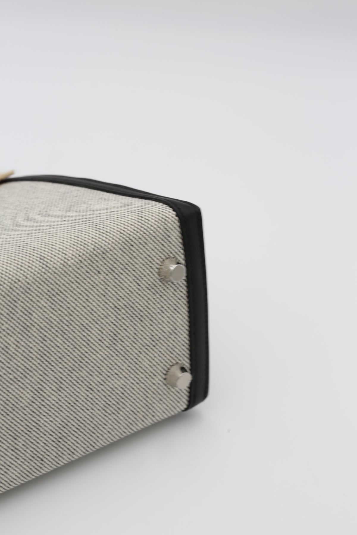 HERMÈS KELLY25 ECRU/NOIR SELLIER CANVAS/SWIFT SILVER HARDWARE K STAMP