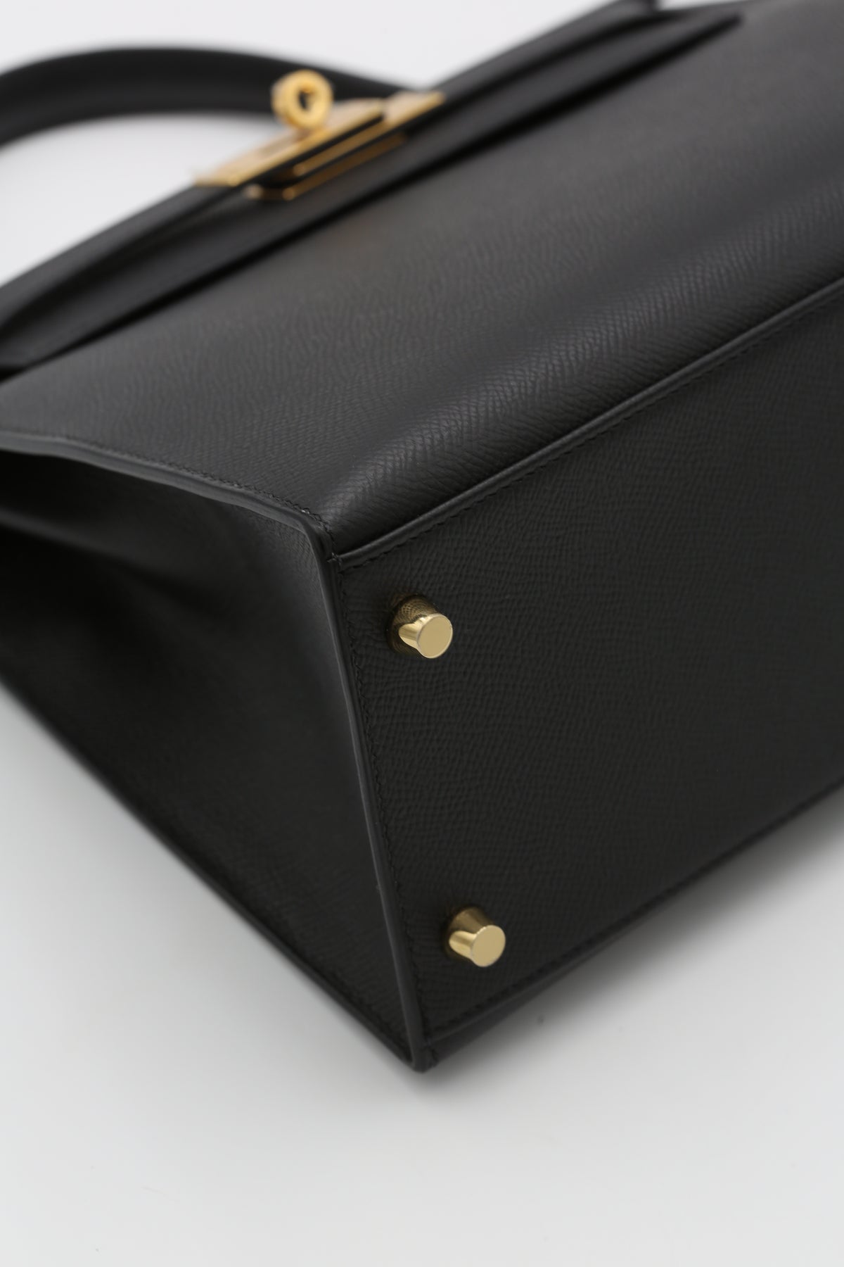 HERMÈS KELLY28 NOIR SELLIER EPSOM CALFSKIN GOLD HARDWARE Y STAMP