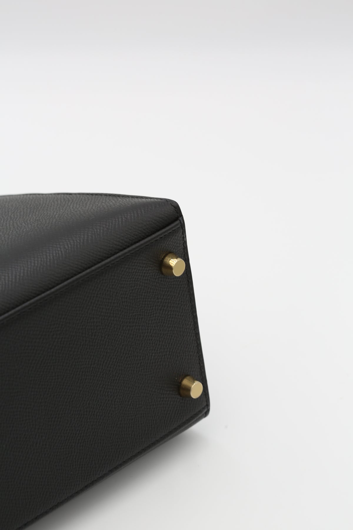 HERMÈS KELLY28 NOIR SELLIER EPSOM CALFSKIN GOLD HARDWARE Y STAMP