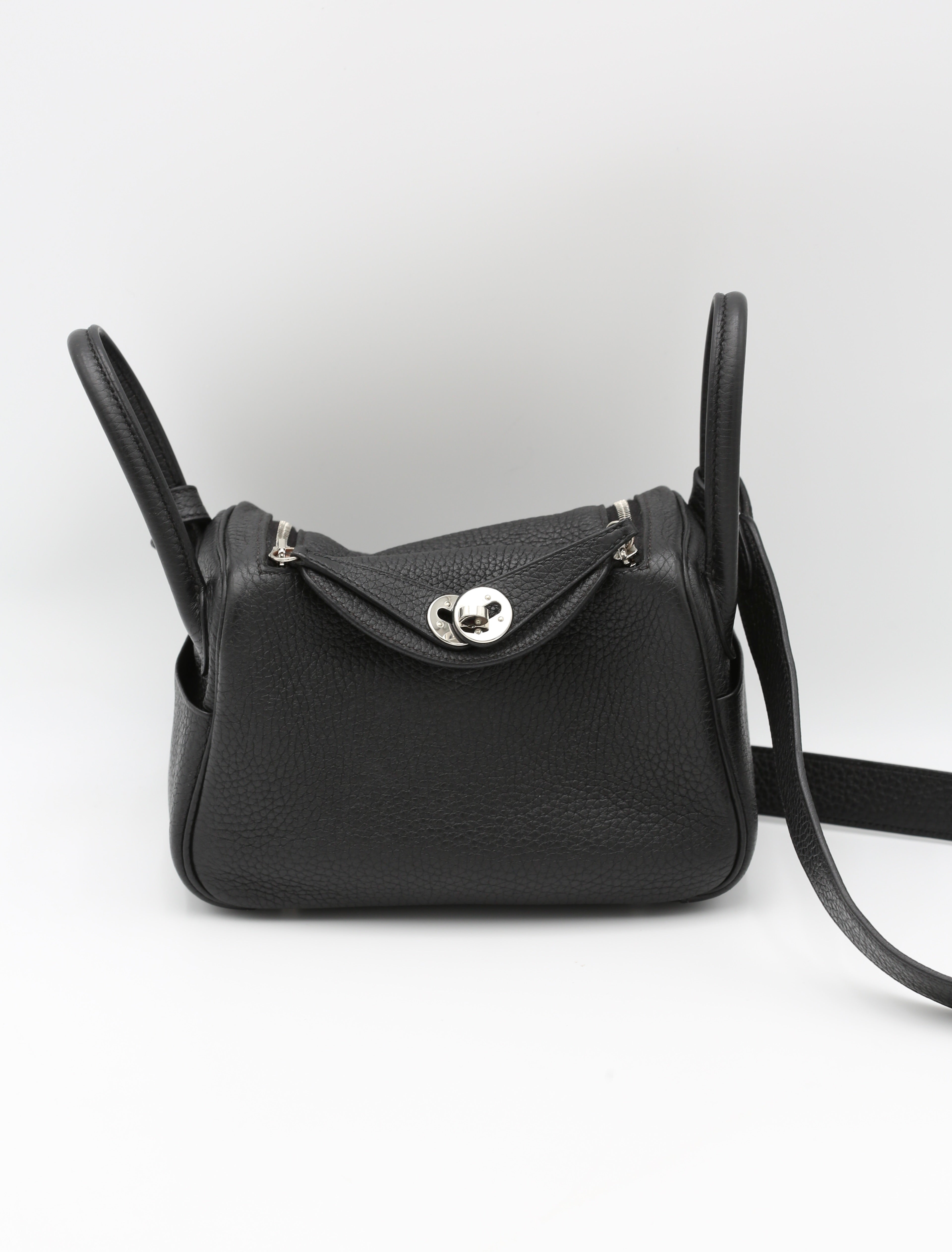 HERMÈS MINI LINDY NOIR TAURILLON CLEMENCE SILVER HARDWARE Z STAMP