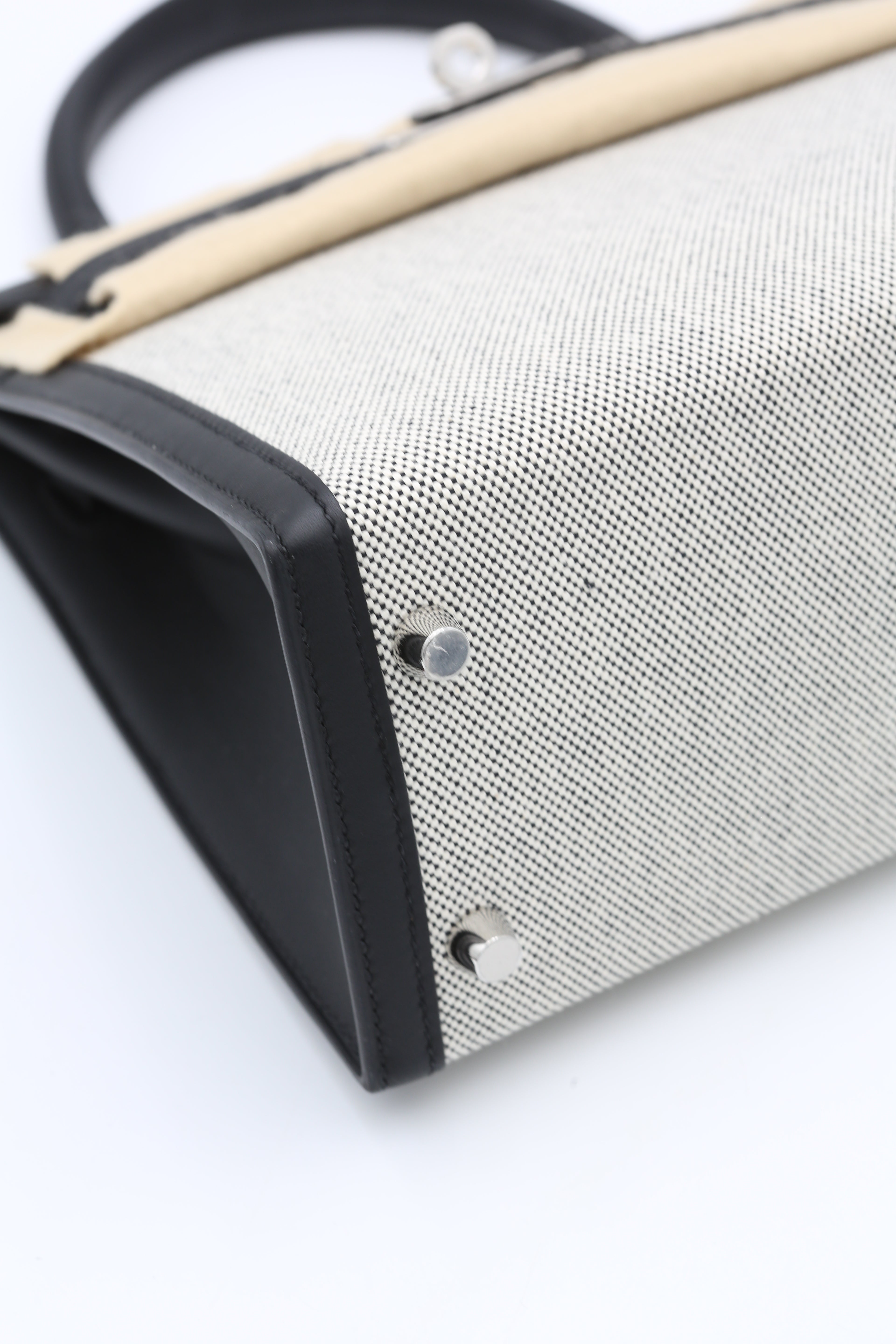 HERMÈS KELLY25 ECRU-NOIR SELLIER CANVAS/SWIFT CLAFSKIN SILVER HARDWARE G STAMP