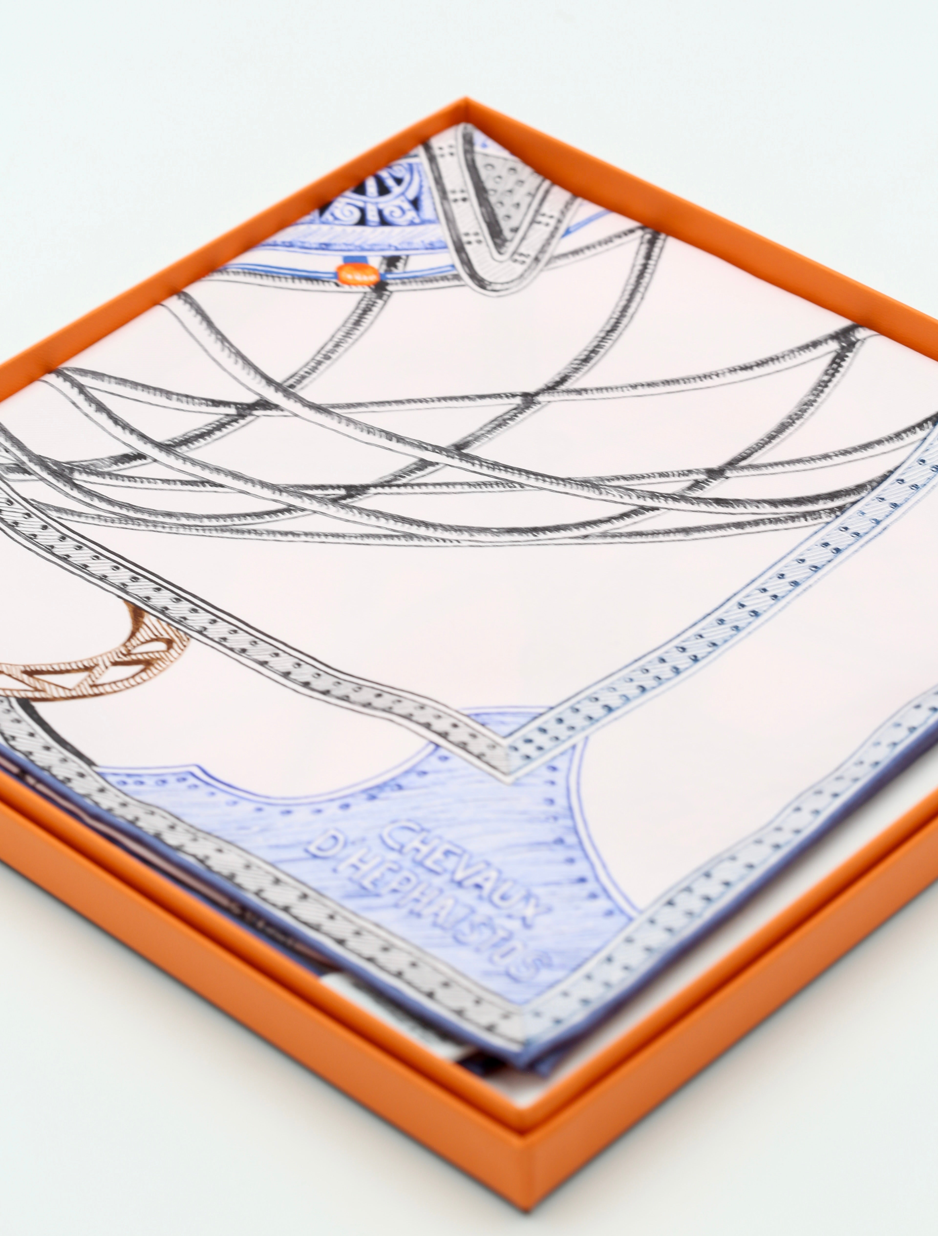 HERMÈS SCARF90X90 CHEVAUX D'HEPHAISTOS ROSE NACRE/BLEU/CUIR