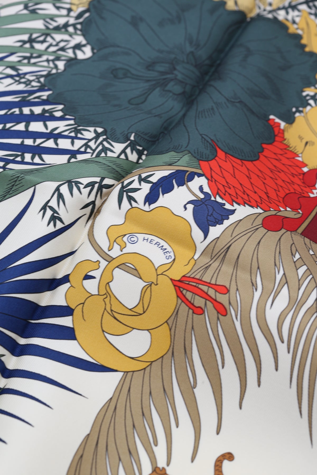 HERMÈS SCARF90X90 CARRE TWILL LA NATURE EN VOYAGE JU/IVOIRE/ROUGE H/VERT