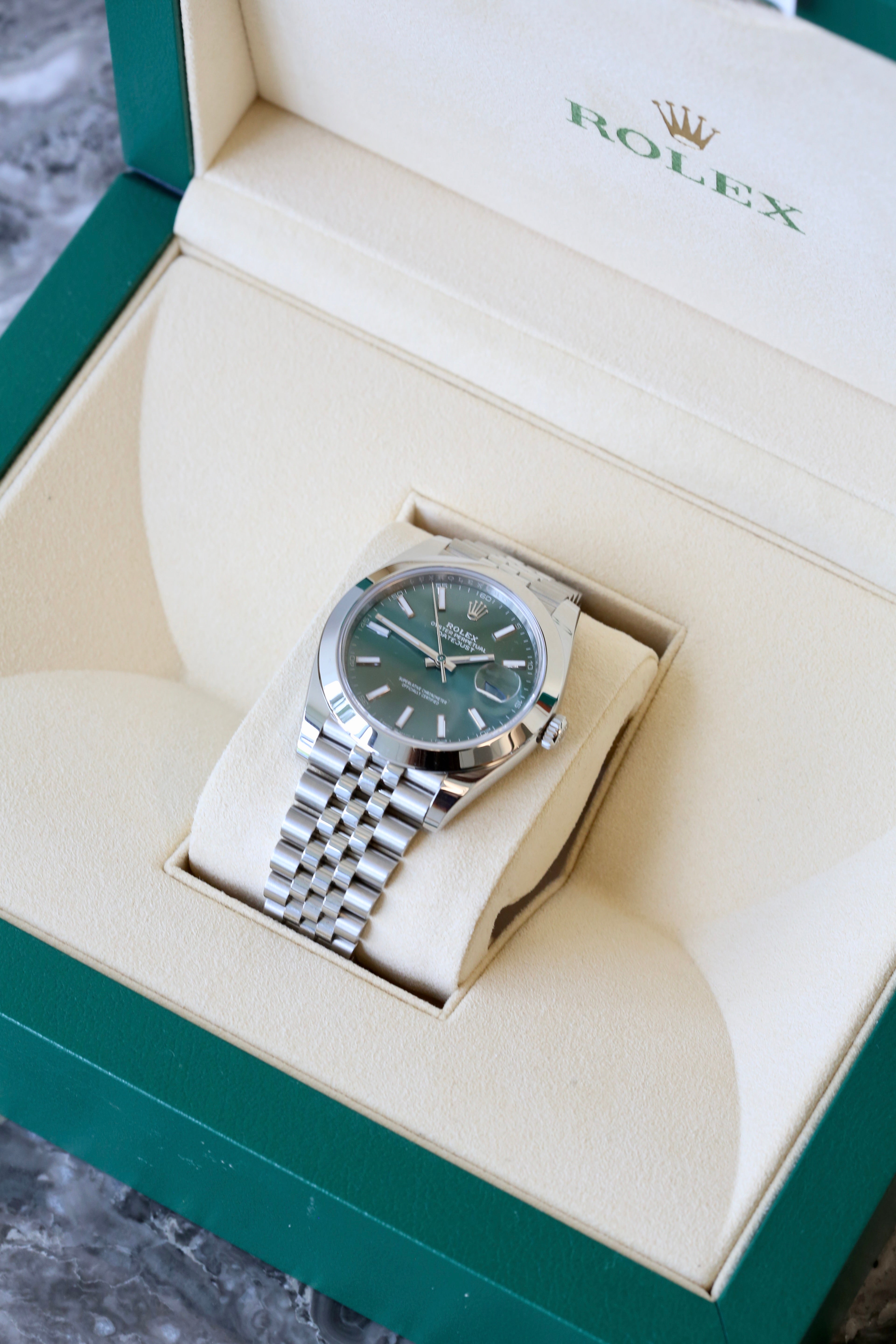 ROLEX OYSTER PERPETUAL DATE JUST 41 126300 18K WHITE GOLD GREEN DIAL 2025