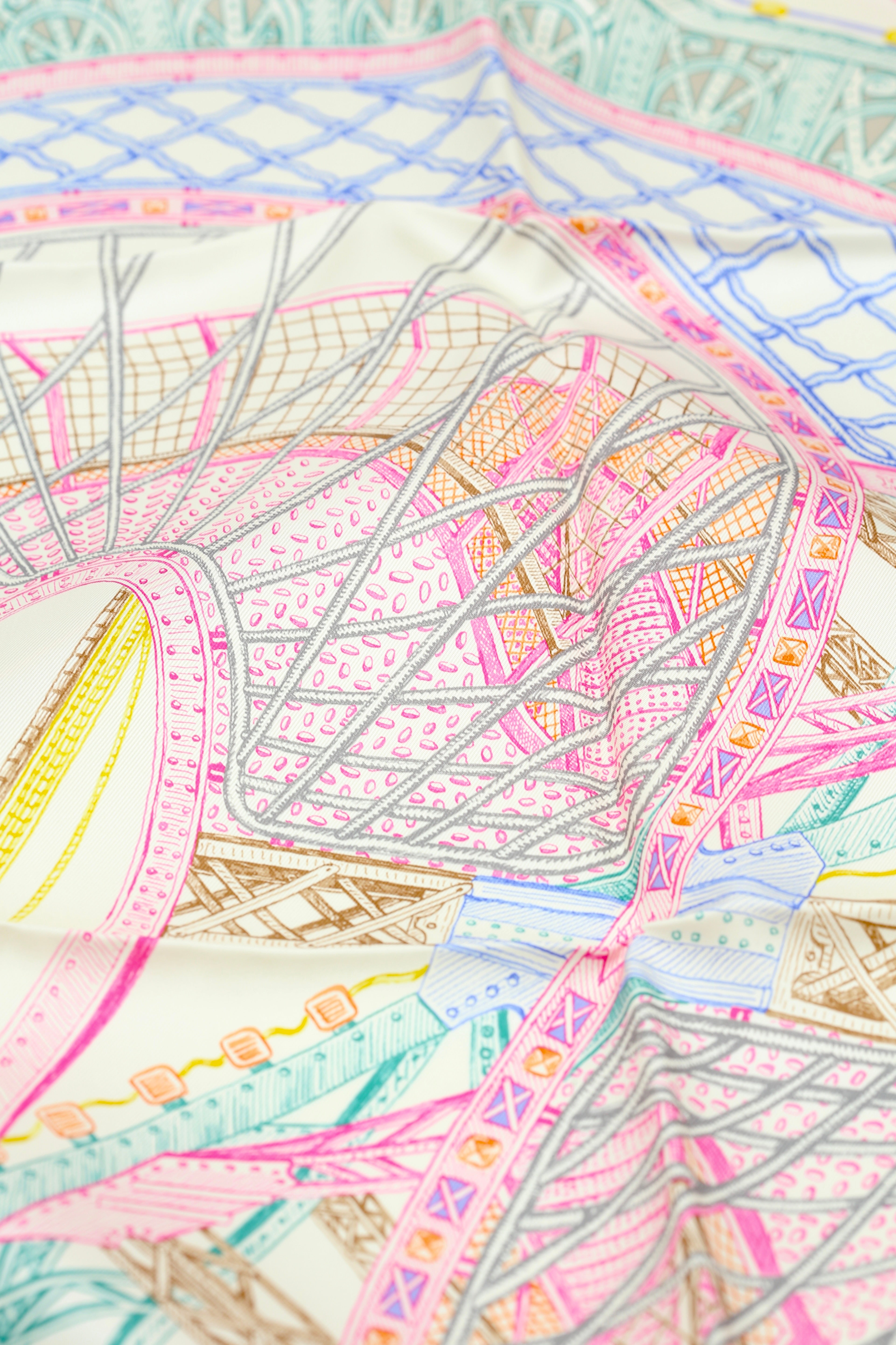 HERMÈS SCARF90X90 CHEVAUX D'HEPHAOSTOS IVOIRE/ROSE/VERTC
