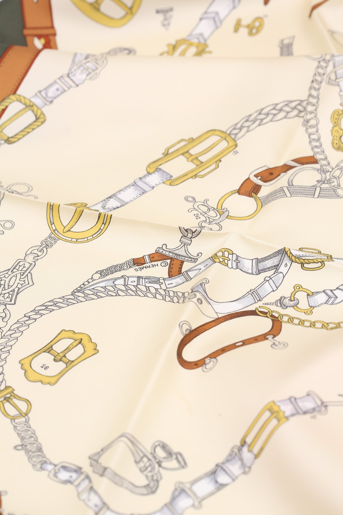 HERMÈS SCARF90X90 CARRE TWILL LES CHEVAUX DECHAINES SC/IVOIRE/VERT LODEN