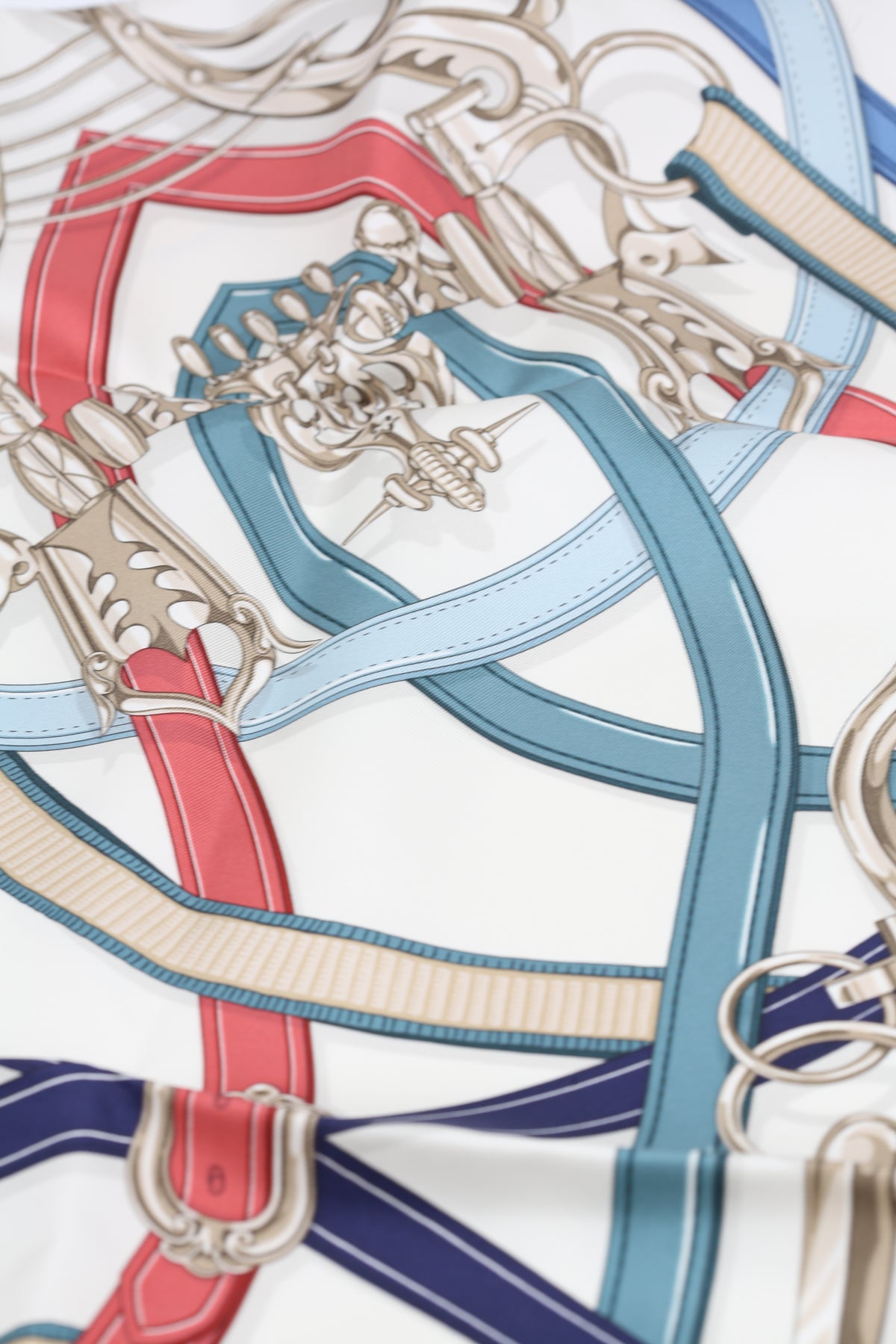 HERMÈS SCARF 90X90 WHITE & BLUE & PINK