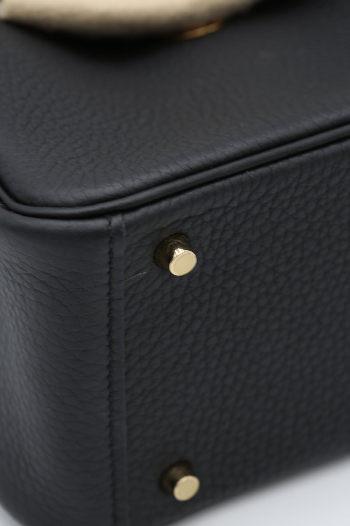 HERMÈS MINI LINDY NOIR TAURILLON CLEMENCE GOLD HARDWARE K STAMP