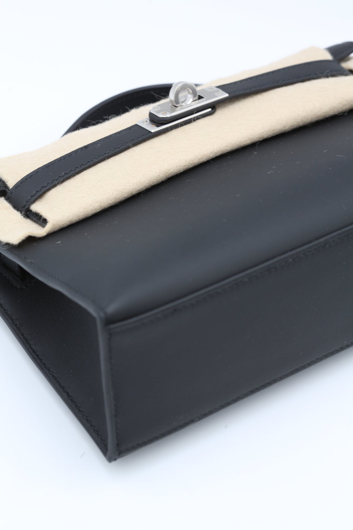 HERMÈS KELLY POCHETTE NOIR SWIFT SILVER HARDWARE G STAMP