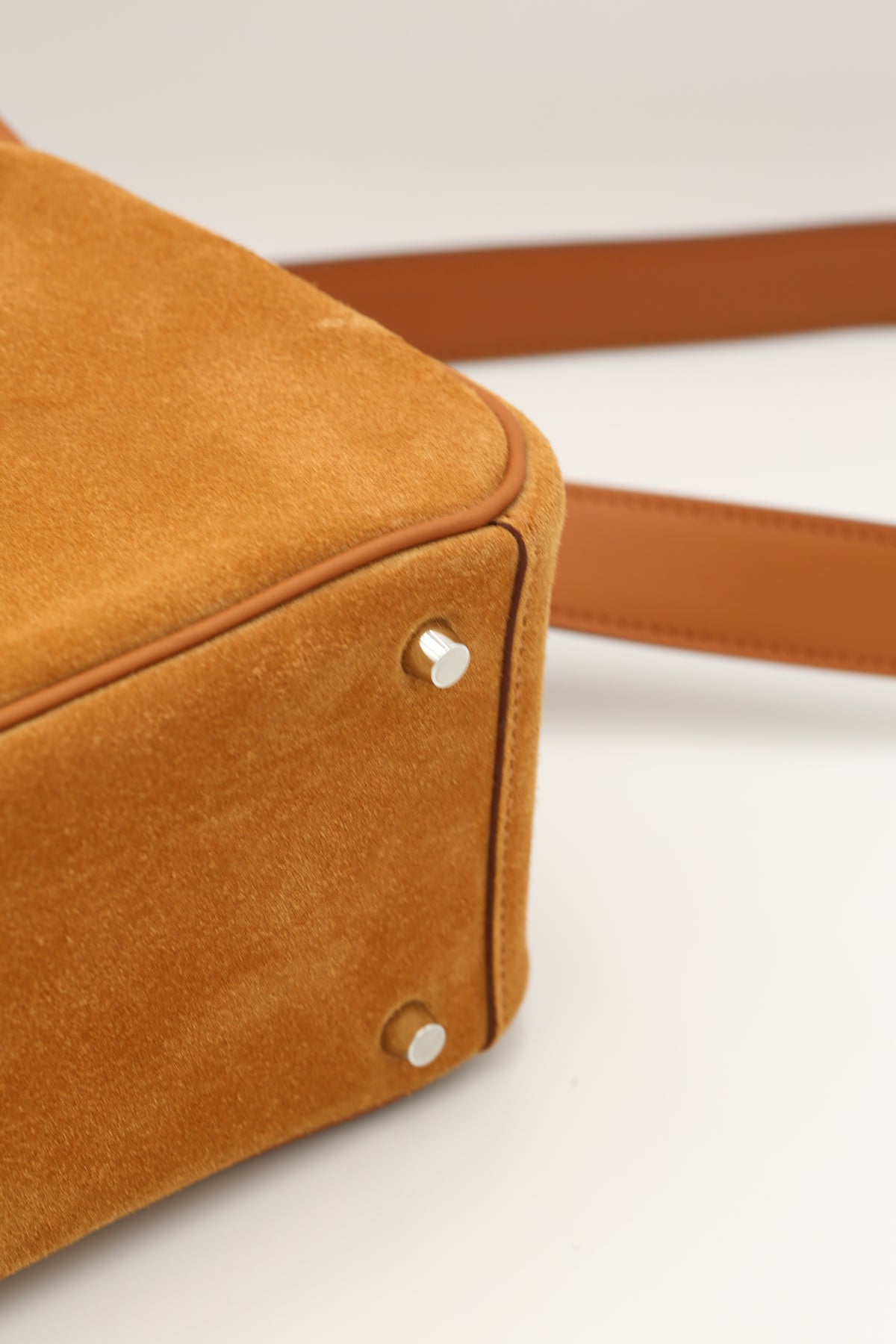 HERMÈS MINI LINDY GOLD GRIZZLY/SWIFT CALFSKIN CHAMOIS SILVER HARDWARE G STAMP