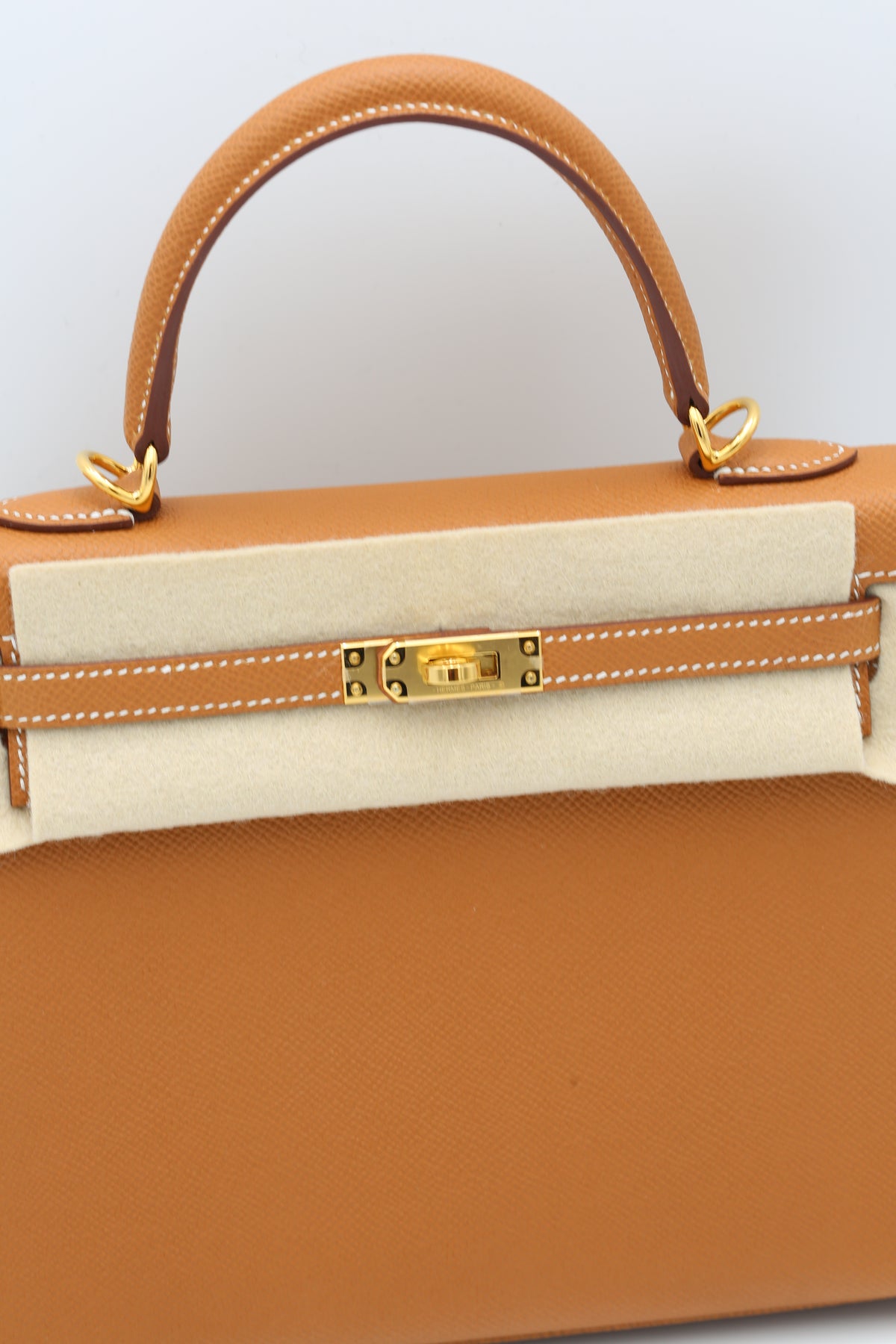 HERMÈS KELLY25 GOLD SELLIER EPSOM GOLD HARDWARE W STAMP
