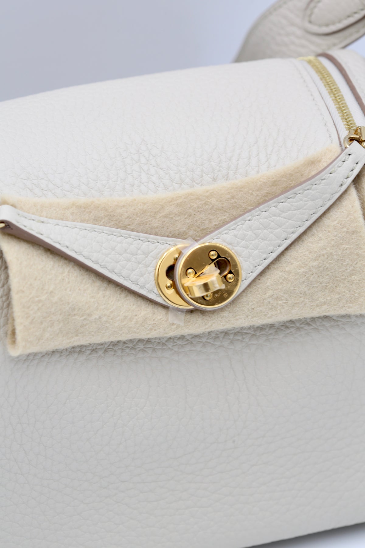 HERMÈS MINI LINDY BETON TAURILLON CLEMENCE GOLD HARDWARE B STAMP