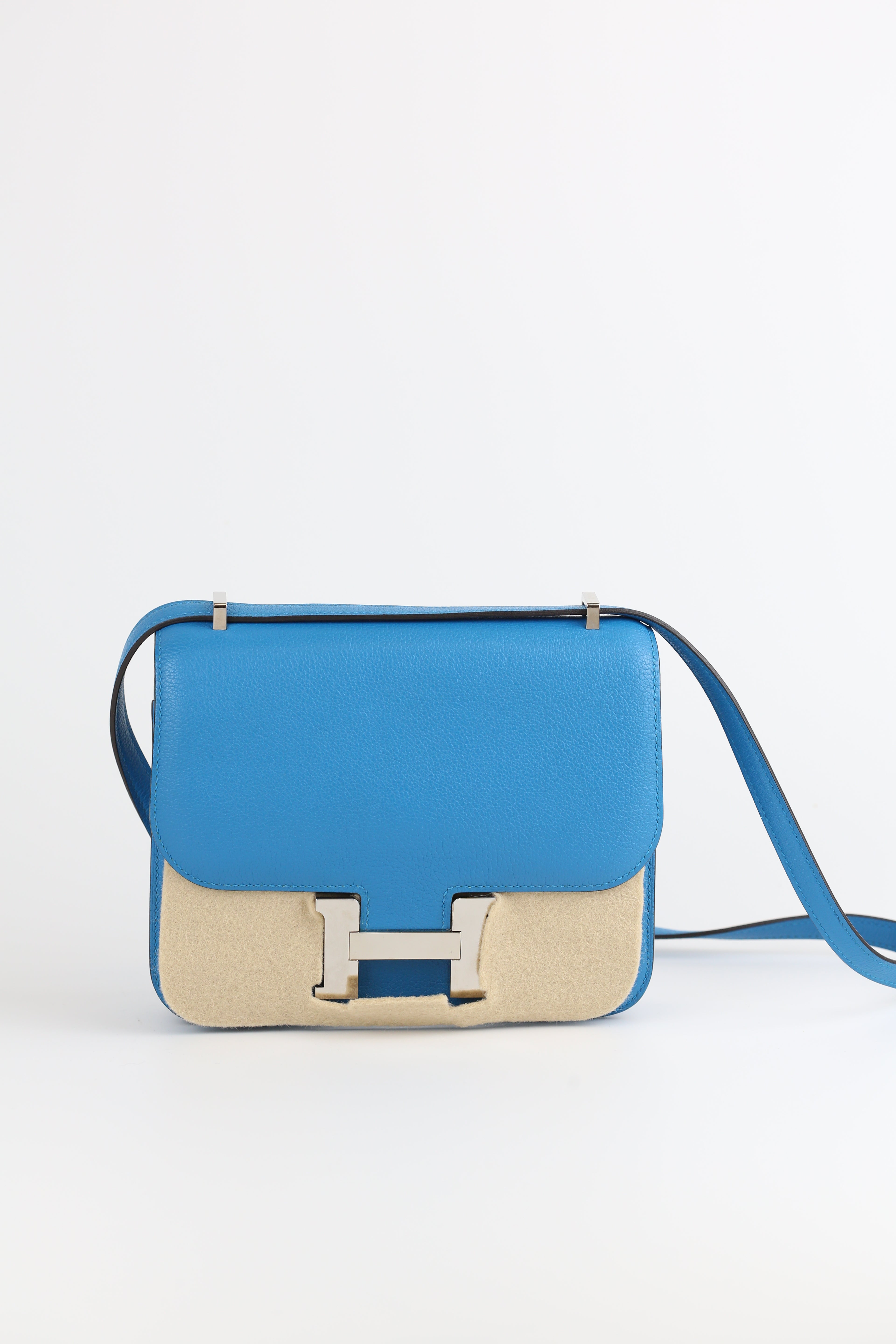 HERMES  Evercolor mini Constance Bleu Frida