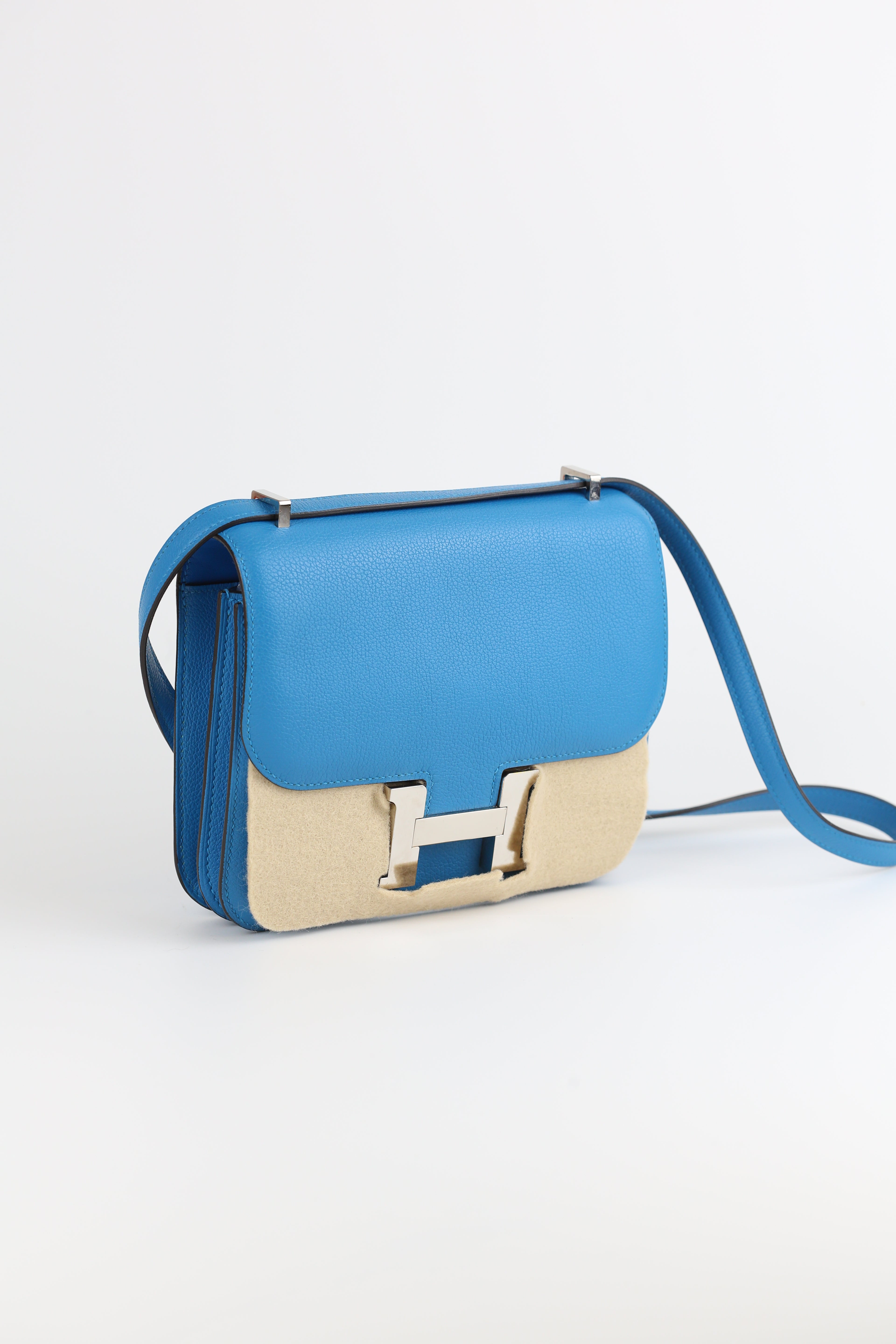 HERMES  Evercolor mini Constance Bleu Frida