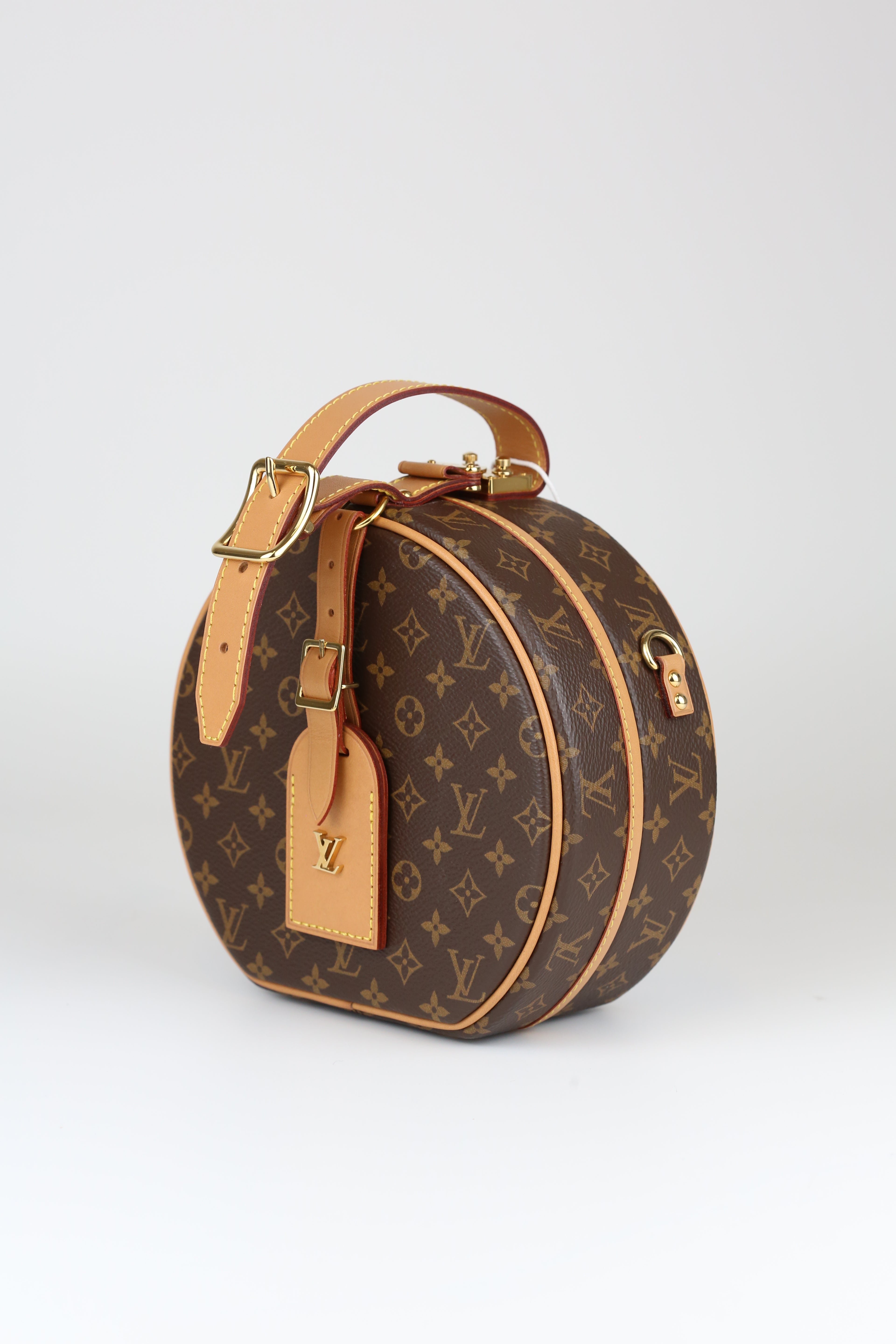 LOUIS VUITTON Petite Boite Chaprau