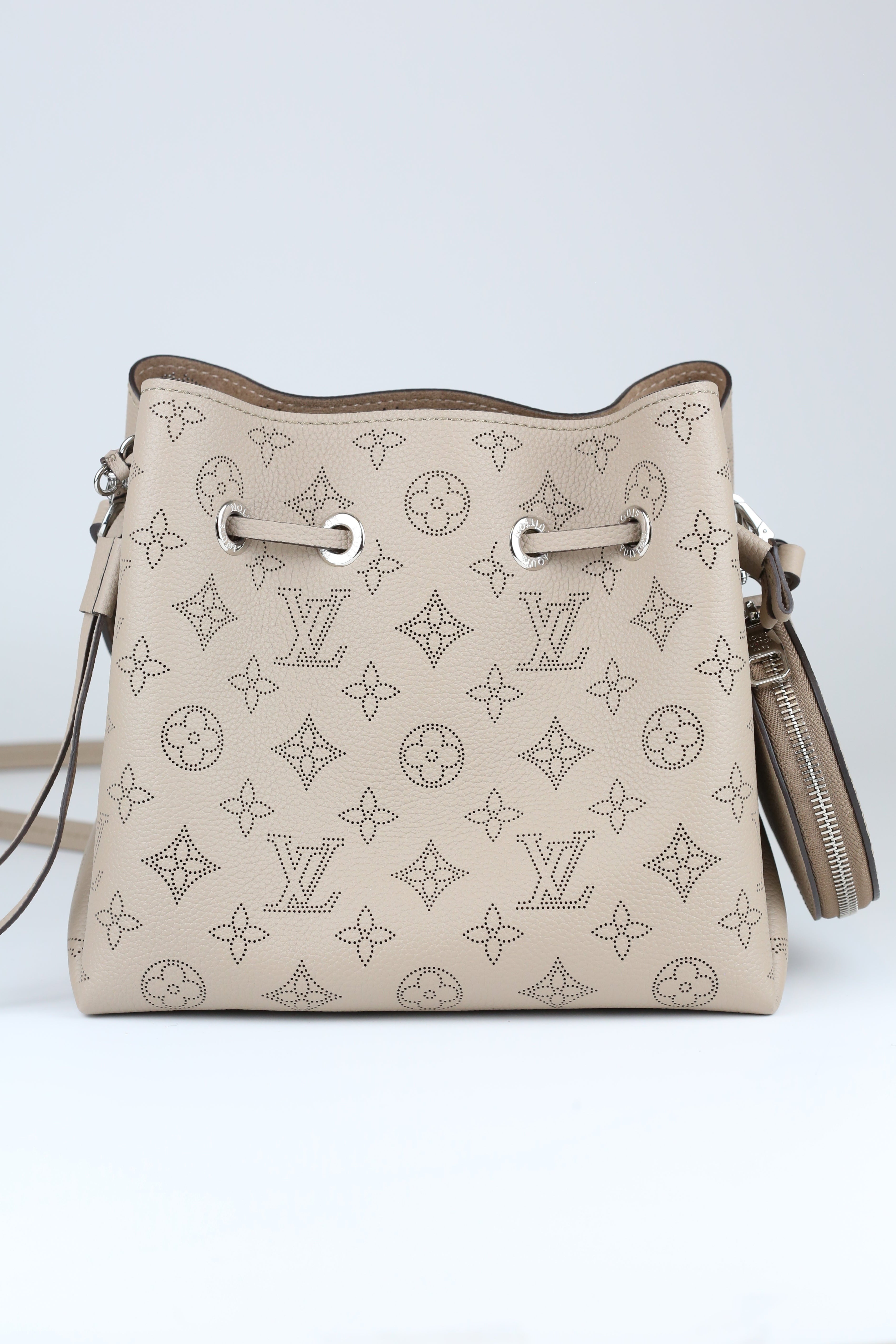 LOUIS VUITTON Take mdse