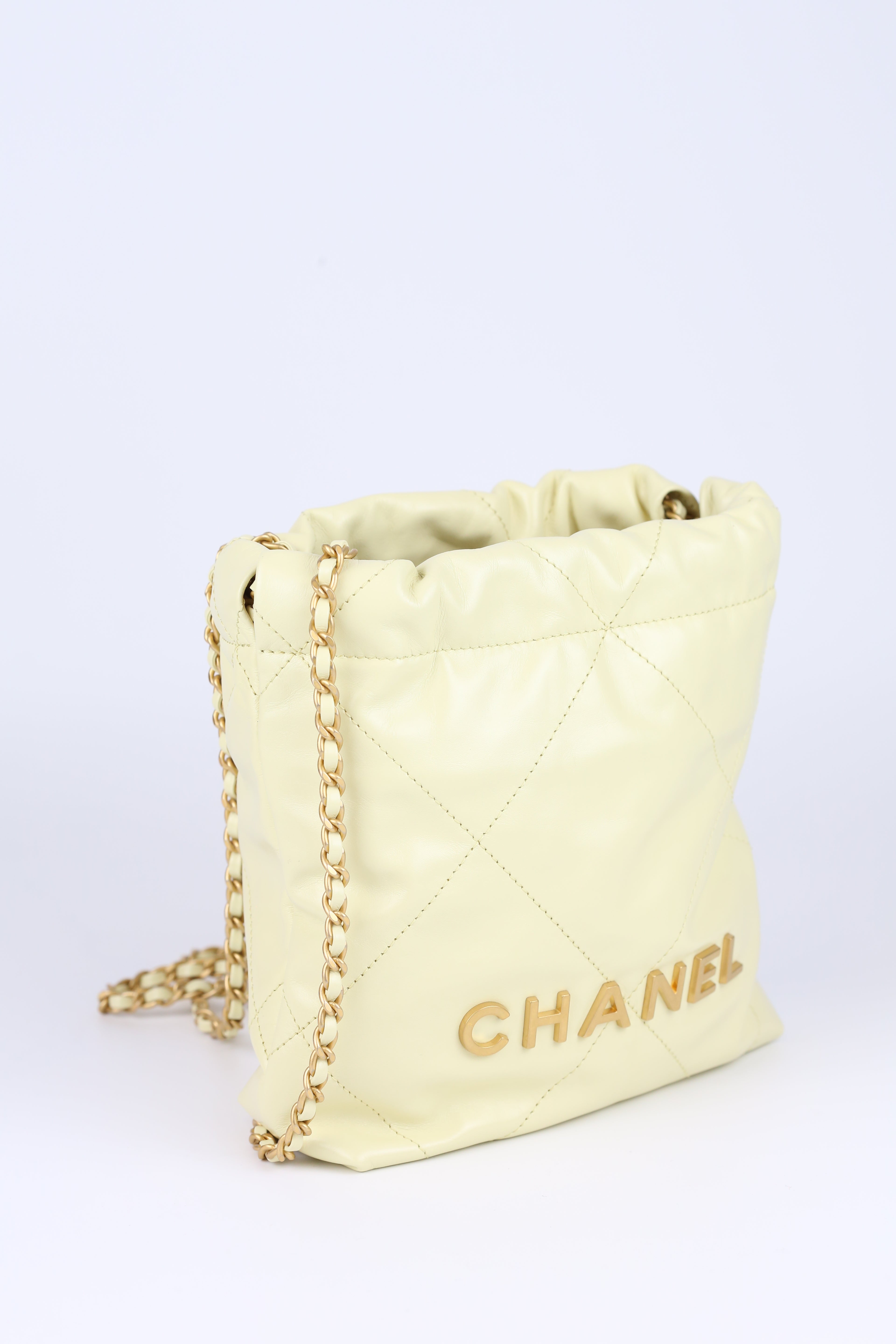 Chanel mini 22 bag