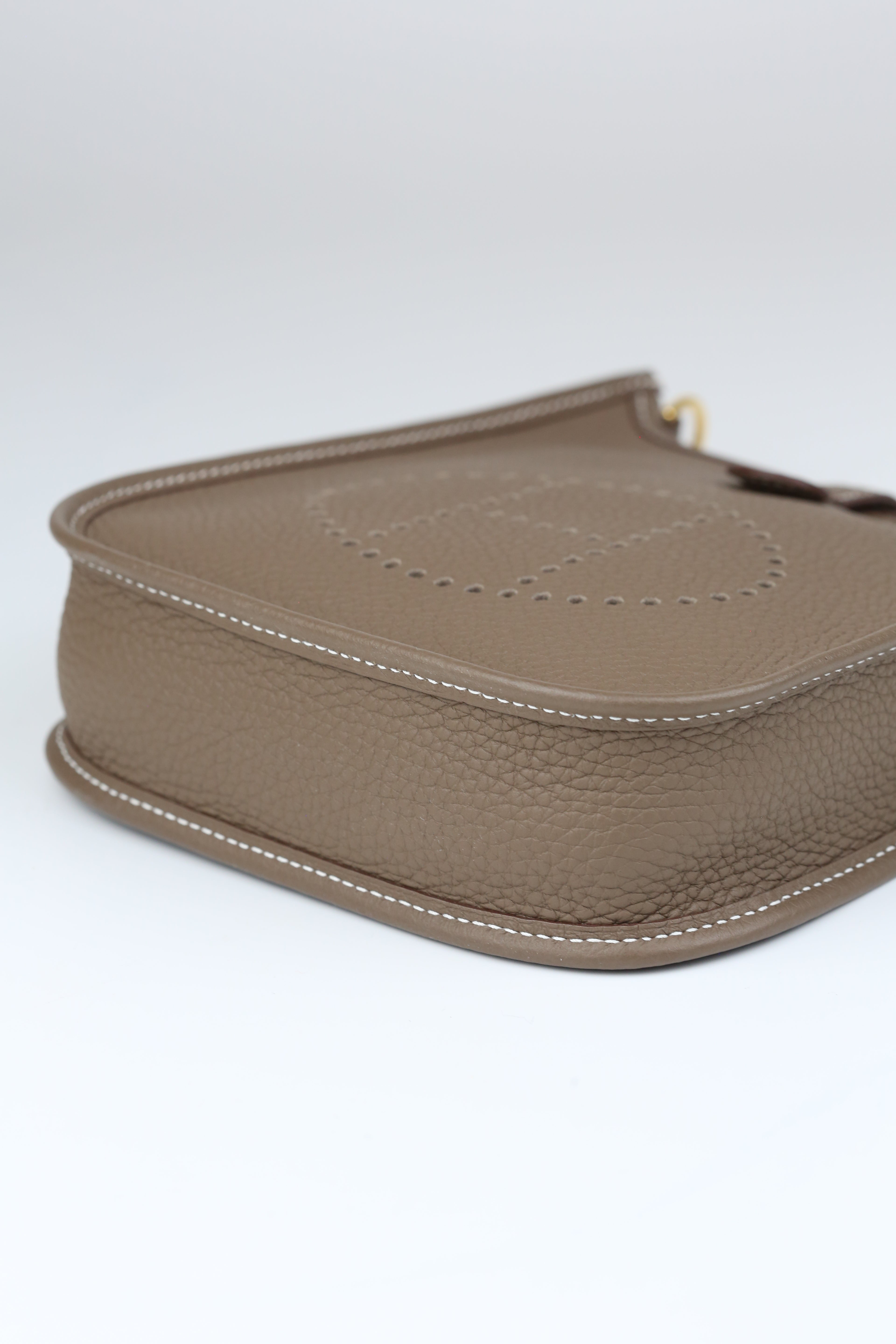 HERMÈS Mini Evelyn Etoupe