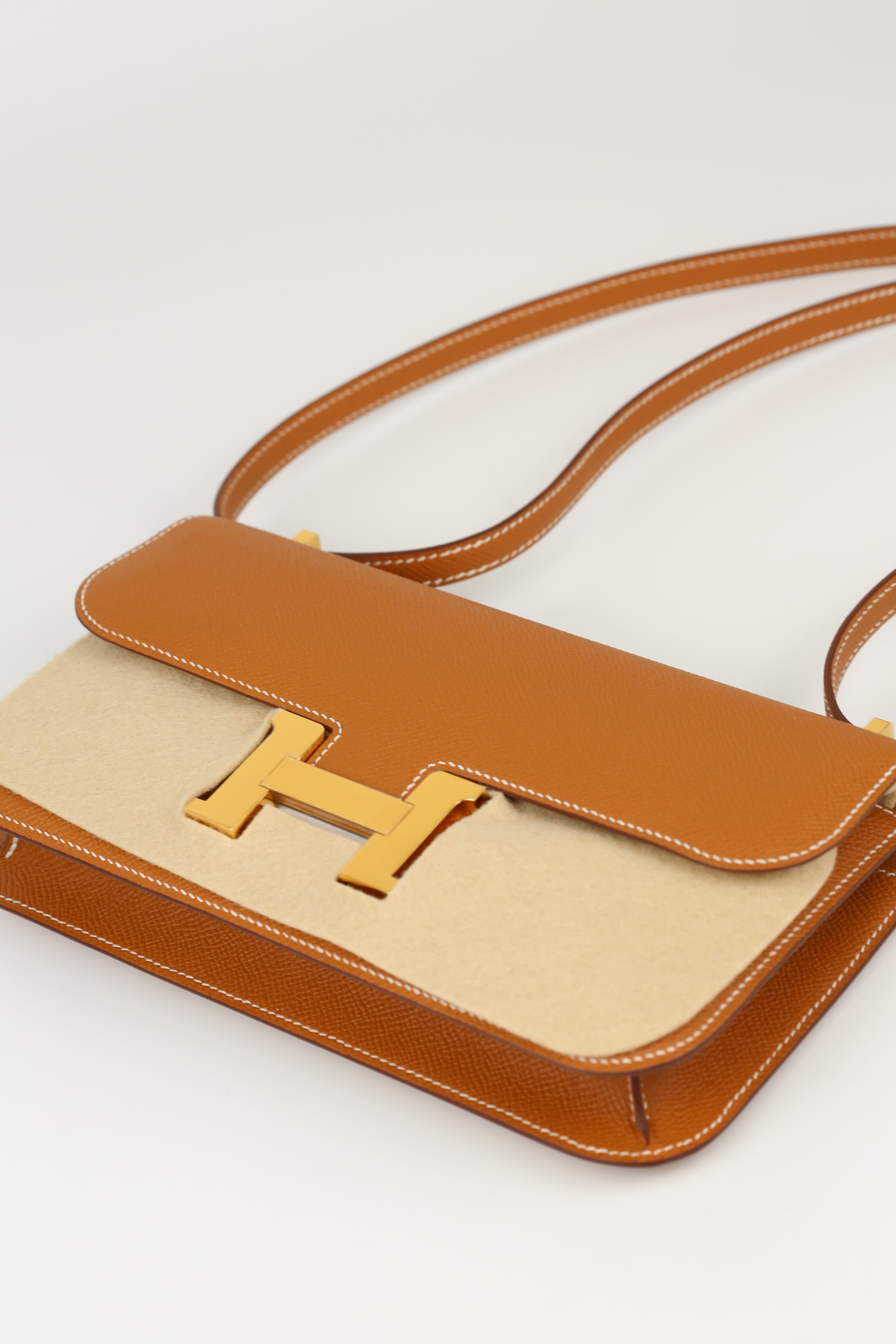 HERMÈS Constance Elan Gold