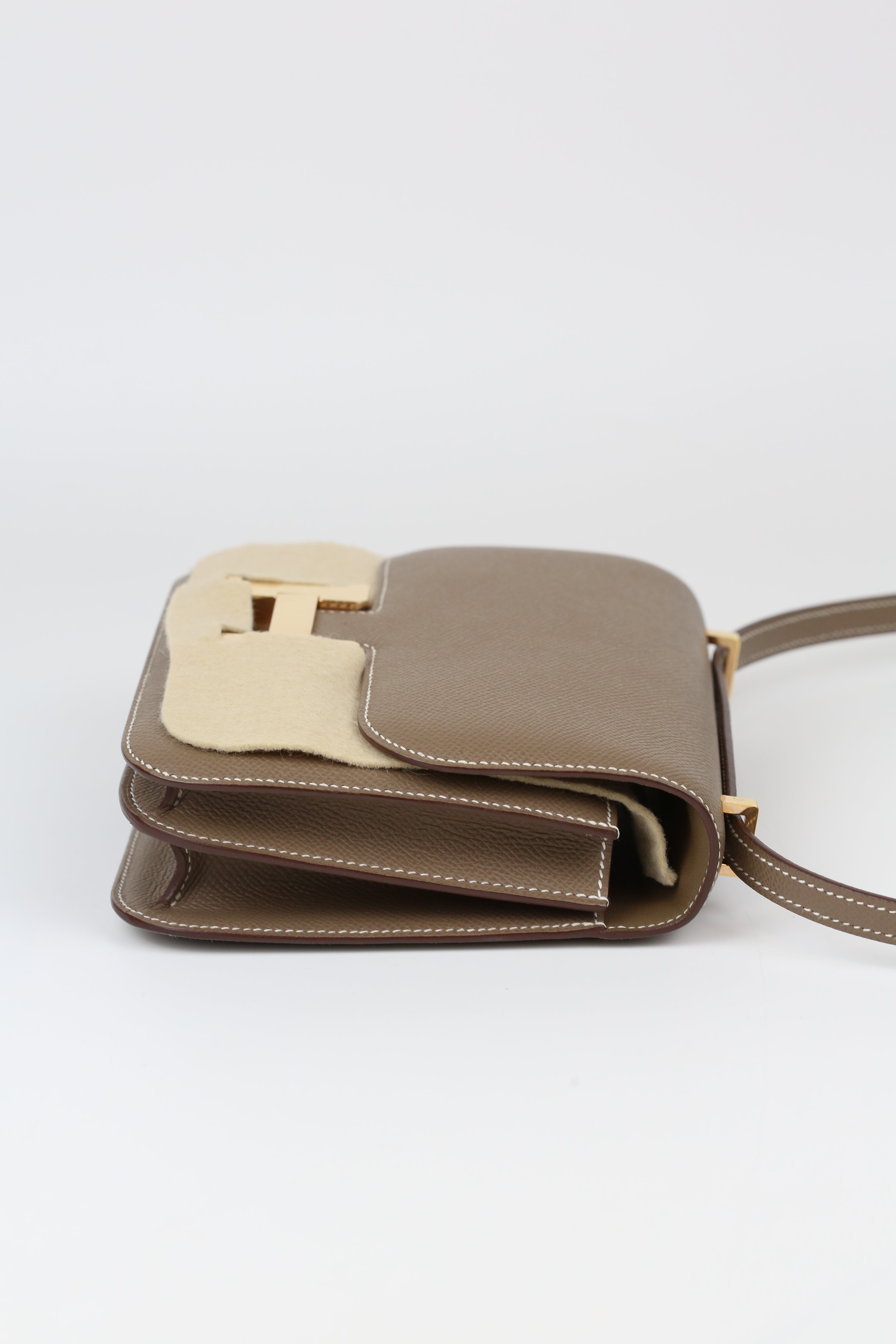 HERMÈS Constance Etoupe Gold